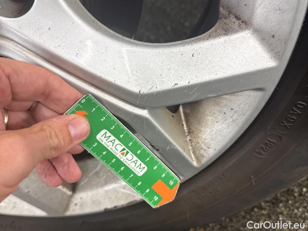  Nissan  Juke NISSAN  / 2019 / 5P / Crossover DIG-T 114 DCT Business+ #14