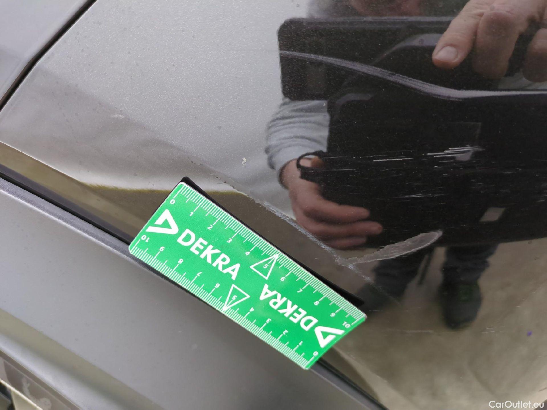  Nissan  Juke NISSAN  / 2019 / 5P / Crossover Hybrid 145 Business+ #42