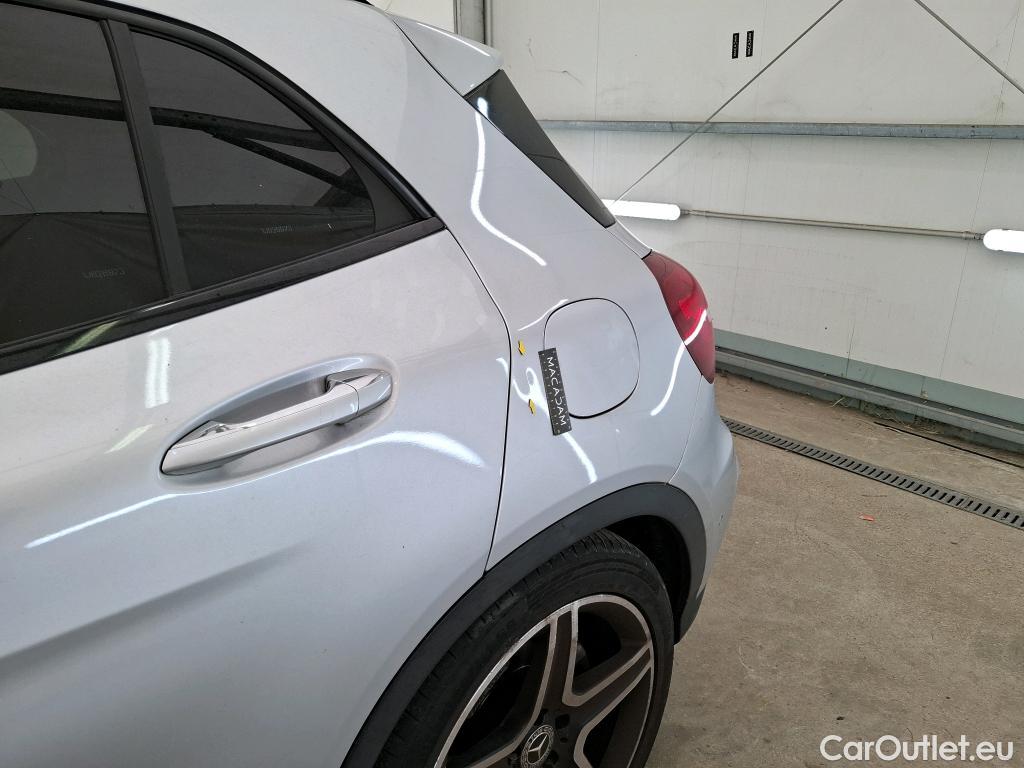  Mercedes  GLA MERCEDES-BENZ Classe  / 2017 / 5P / SUV  250 Fascination 4Matic BVA7 #1