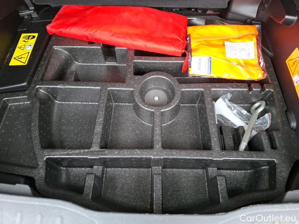  Jeep  Patriot JEEP Renegade / 2018 / 5P / SUV 1.3 TURBO T4 190PS 4XE LIMITED / VO RECONDITIONNE - PHOTOS AVANT RECONDITIONNEMENT #4