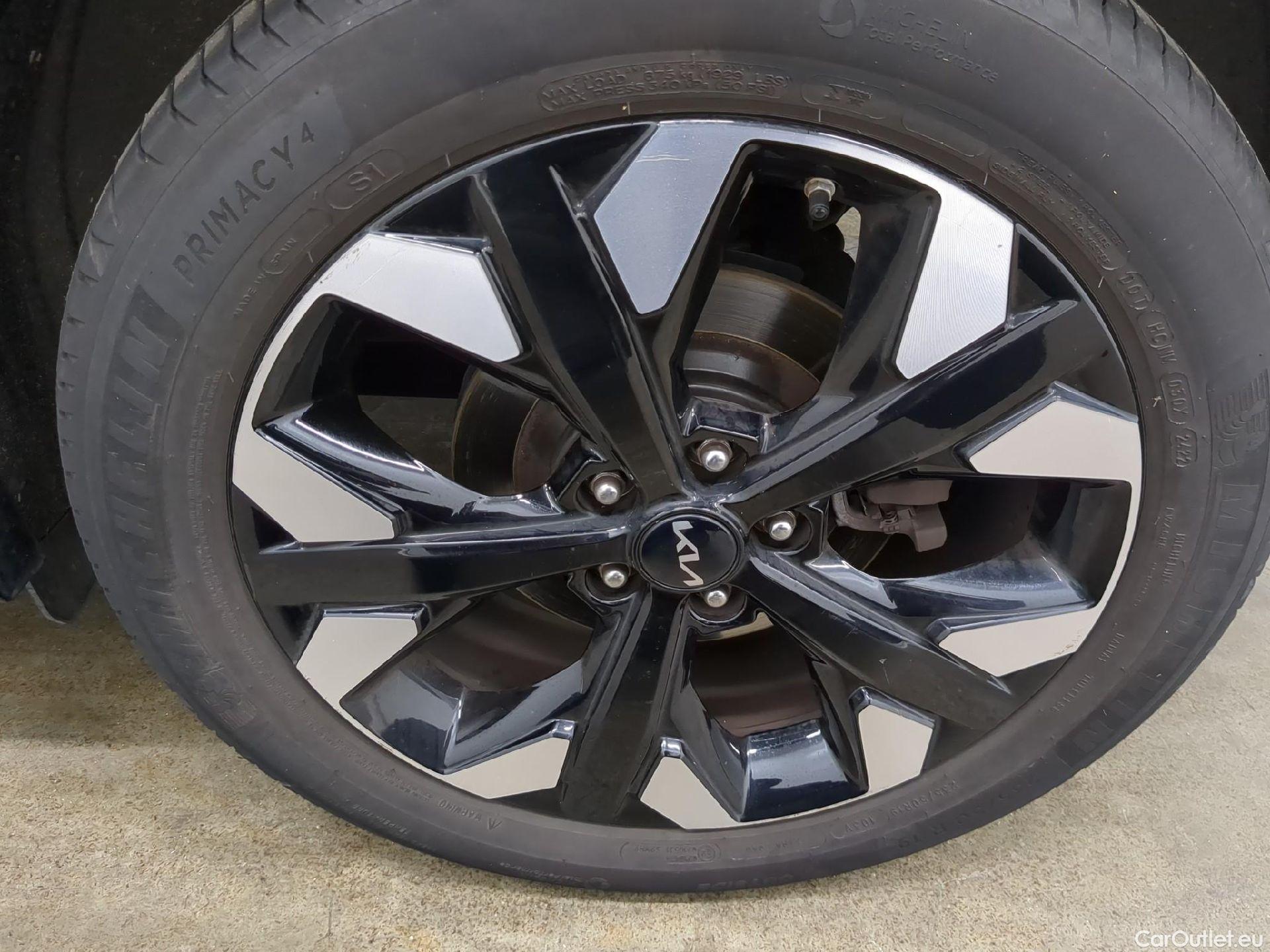  KIA  Sportage KIA  / 2021 / 5P / SUV 1.6 T-GDI 265 PHEV AUTO 4WD DESIGN #8