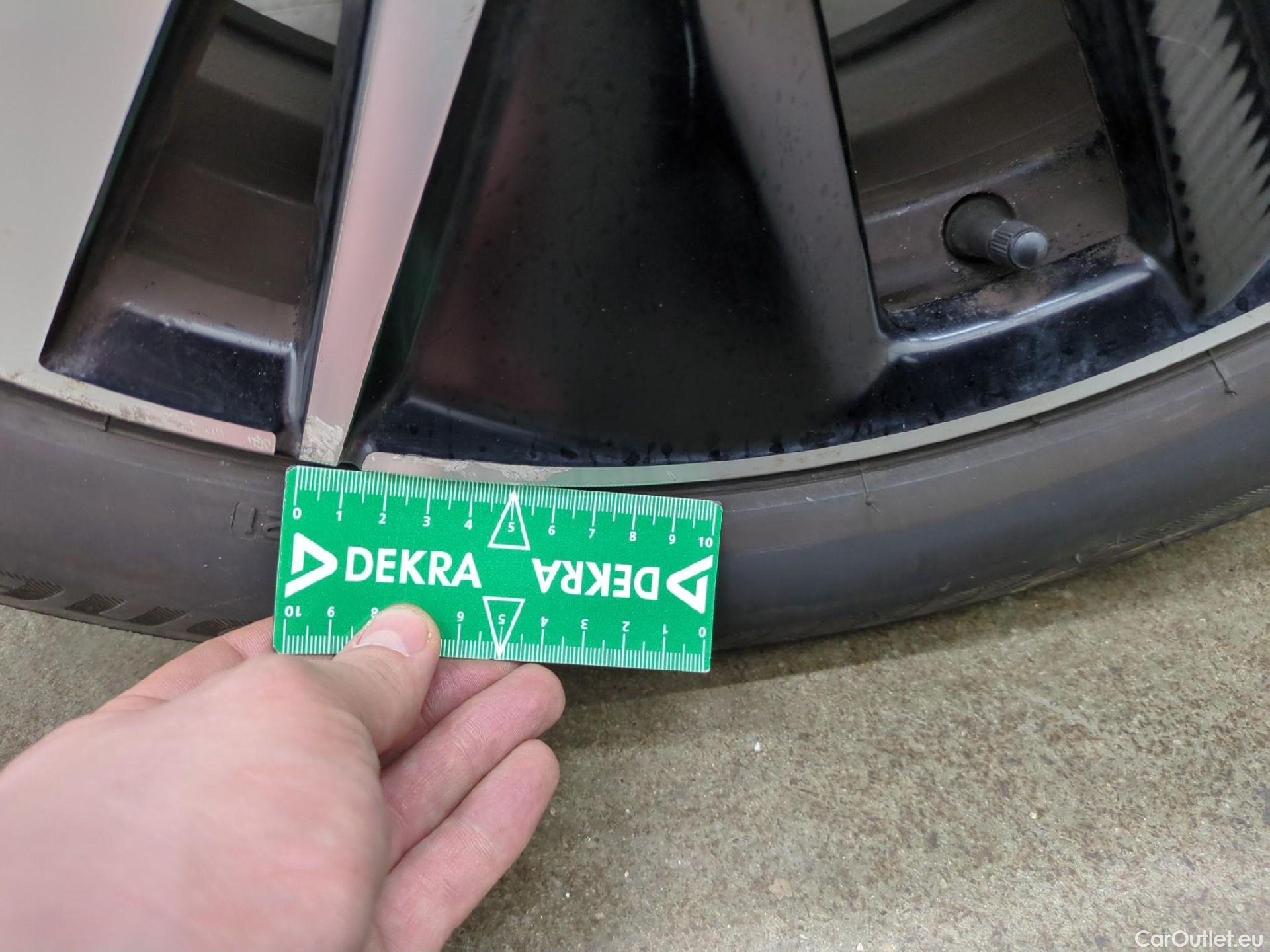  Peugeot  5008 PEUGEOT  / 2020 / 5P / SUV BlueHDi 130 S&S EAT8 GT Pack #28