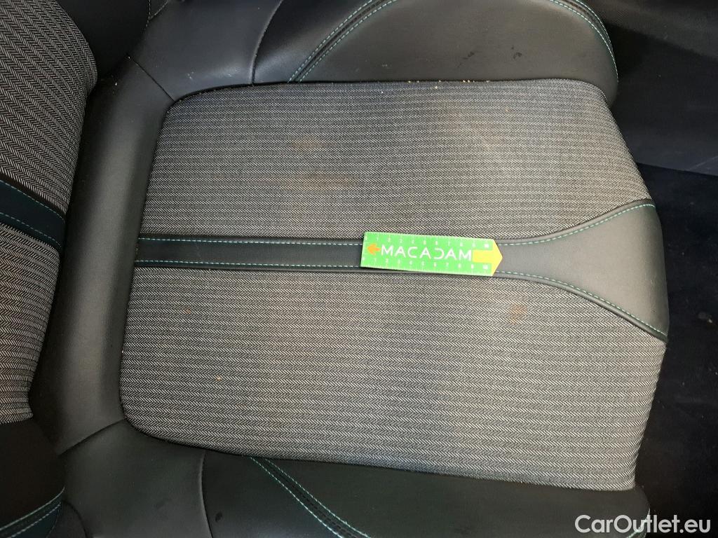  Peugeot  5008  Allure Pack 1.5 HDi 130CV BVM6 7 Sieges E6d #62