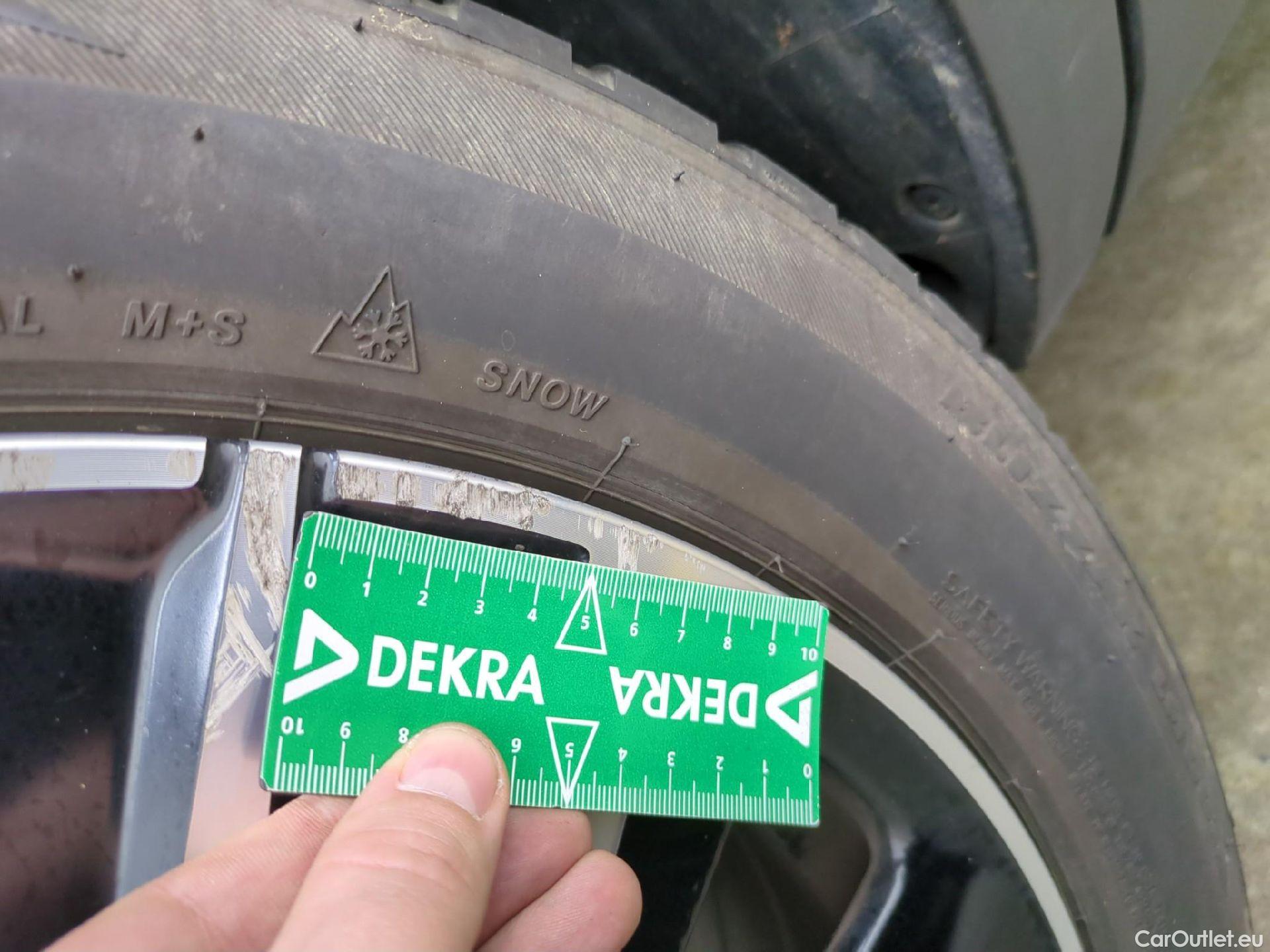  Peugeot  5008 PEUGEOT  / 2020 / 5P / SUV BlueHDi 130 S&S EAT8 GT Pack #38