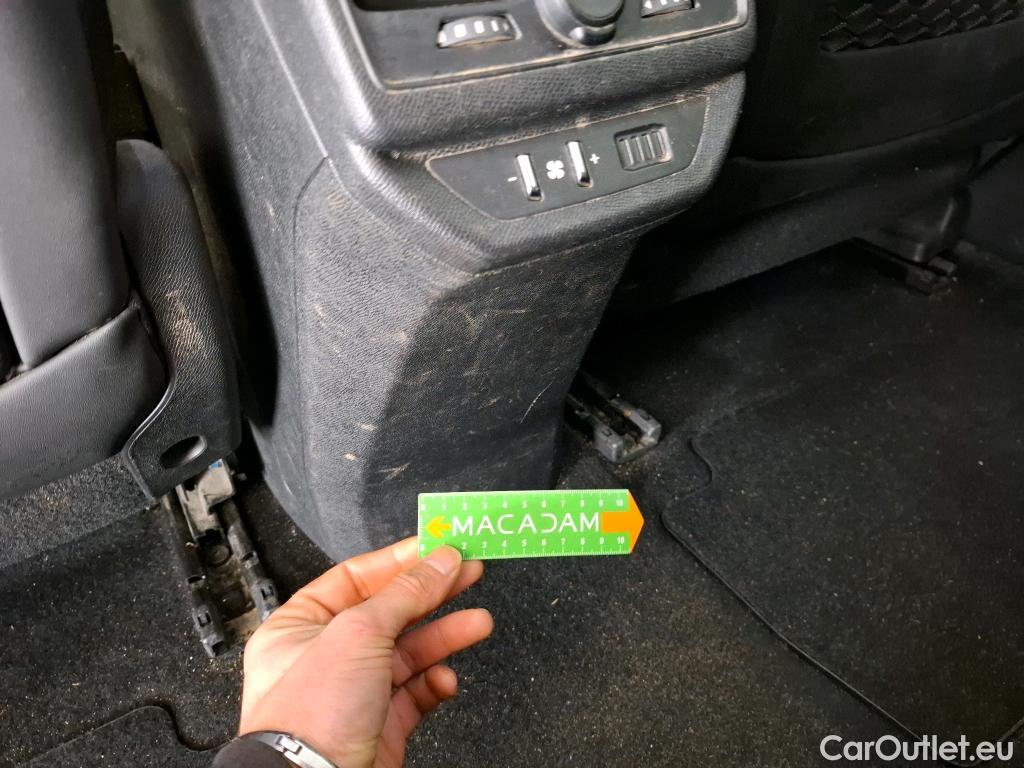  Peugeot  5008  Allure Pack 1.5 HDi 130CV BVM6 7 Sieges E6d #40