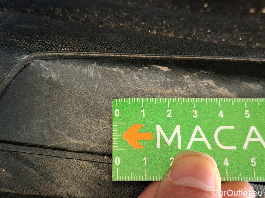  Peugeot  5008  Allure Pack 1.5 HDi 130CV BVM6 7 Sieges E6d #36