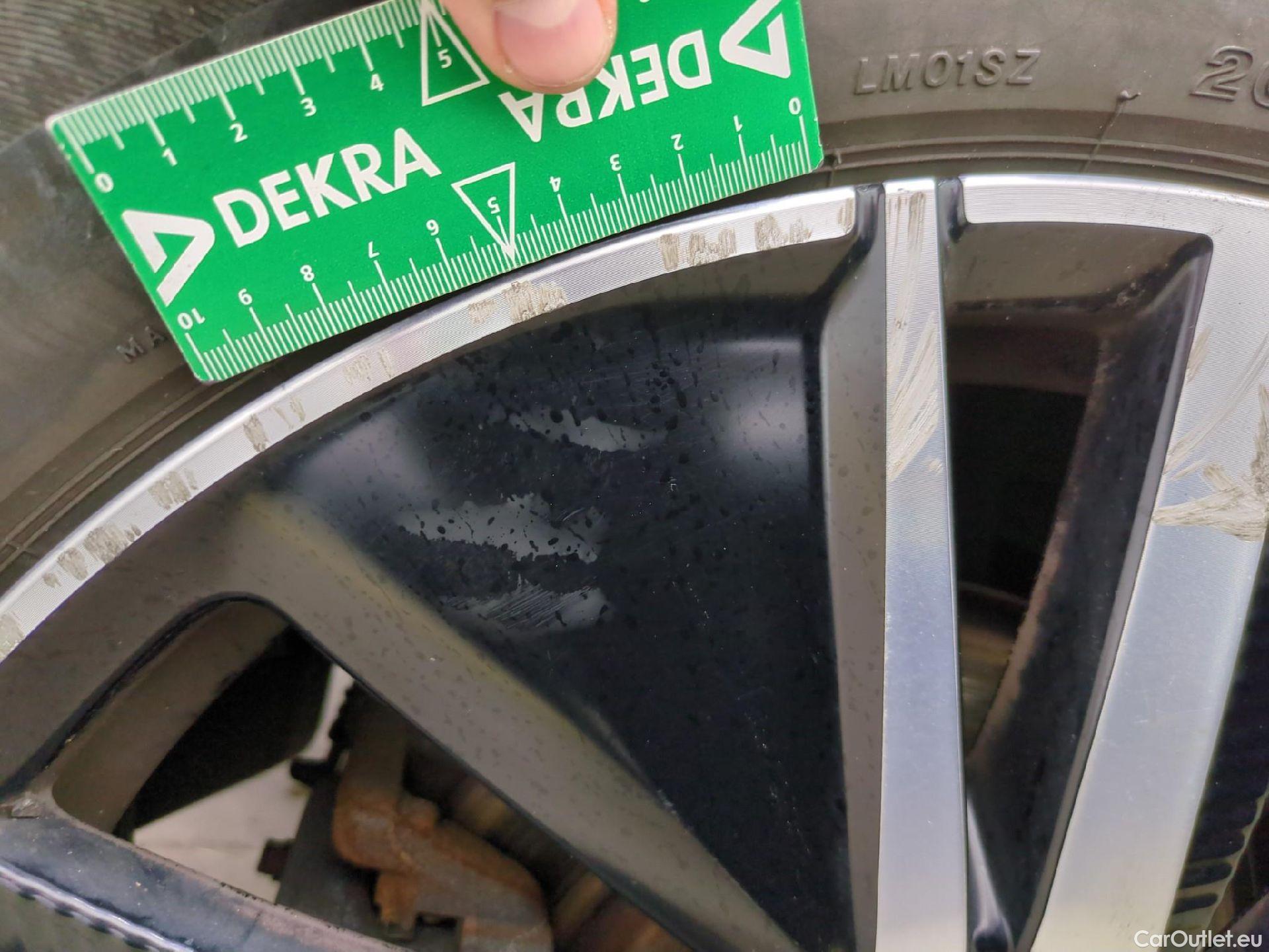  Peugeot  5008 PEUGEOT  / 2020 / 5P / SUV BlueHDi 130 S&S EAT8 GT Pack #36