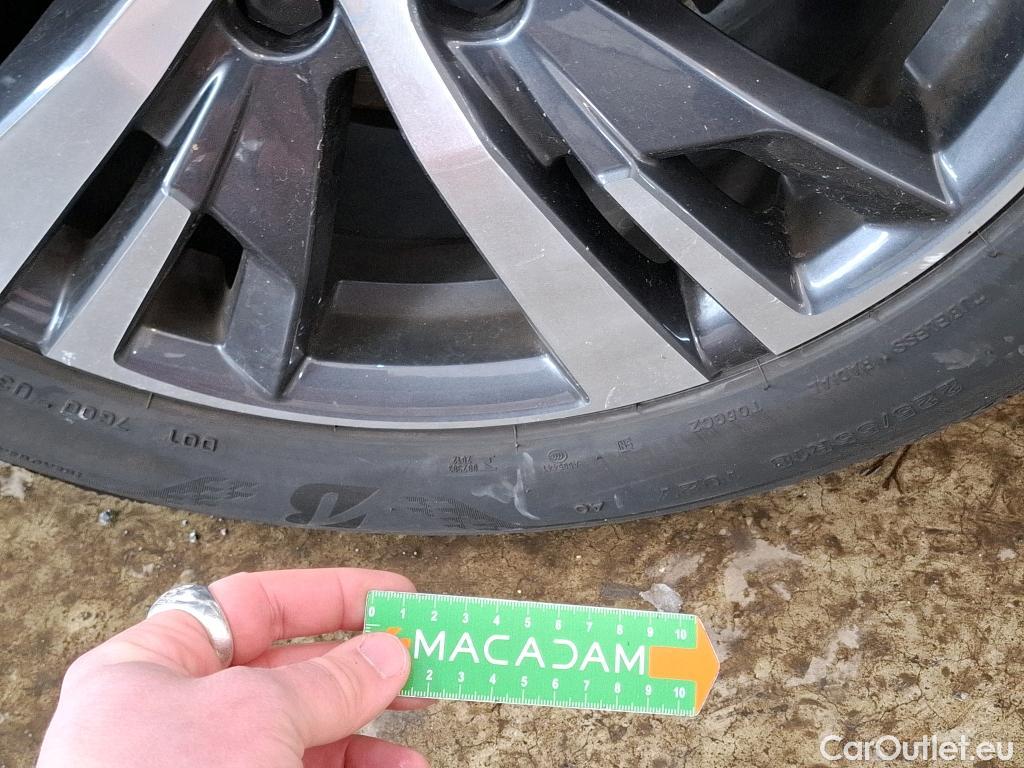  Peugeot  3008  Allure Pack 1.2 PureTech 130CV BVA8 E6d #17