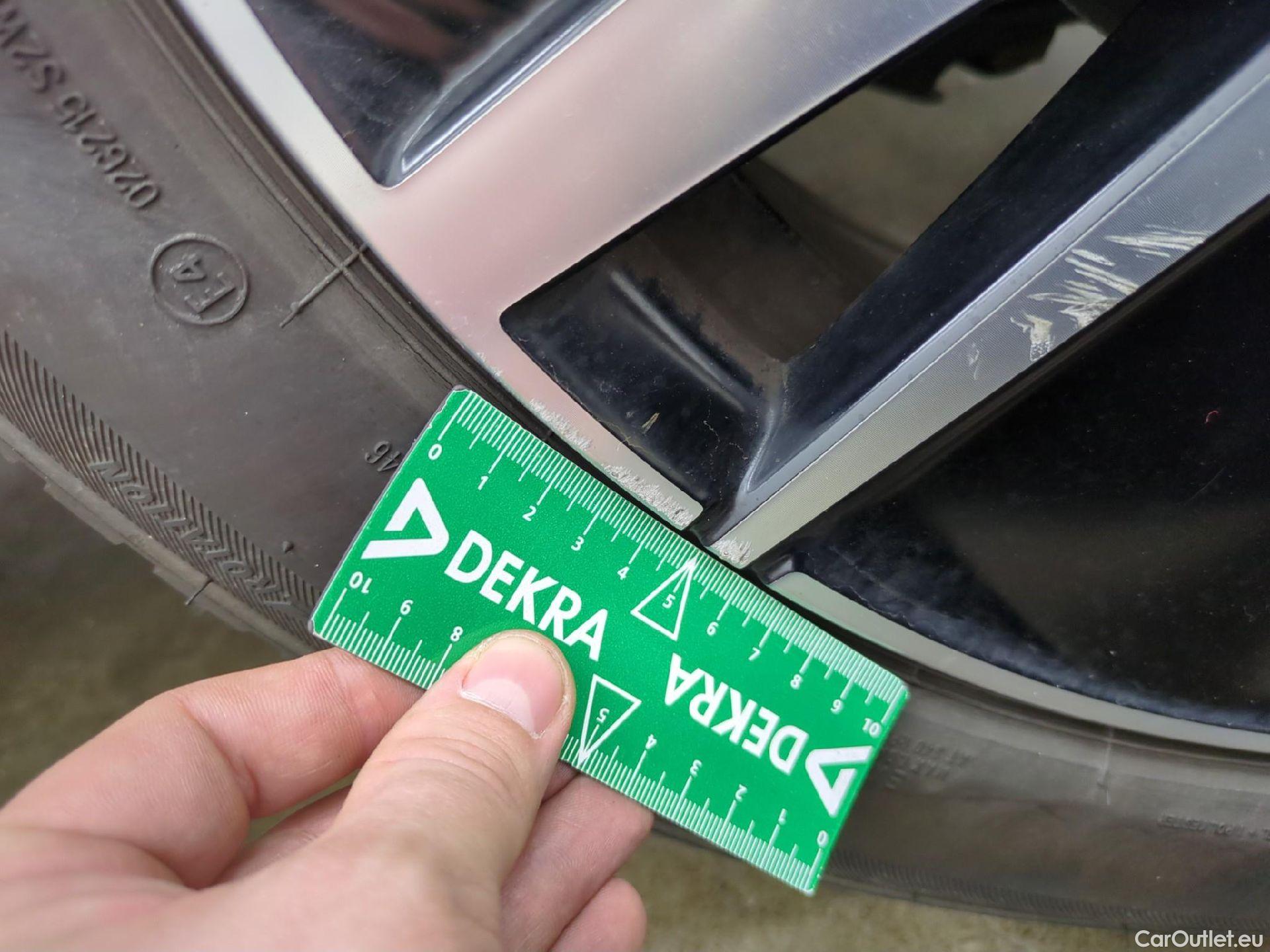  Peugeot  5008 PEUGEOT  / 2020 / 5P / SUV BlueHDi 130 S&S EAT8 GT Pack #24