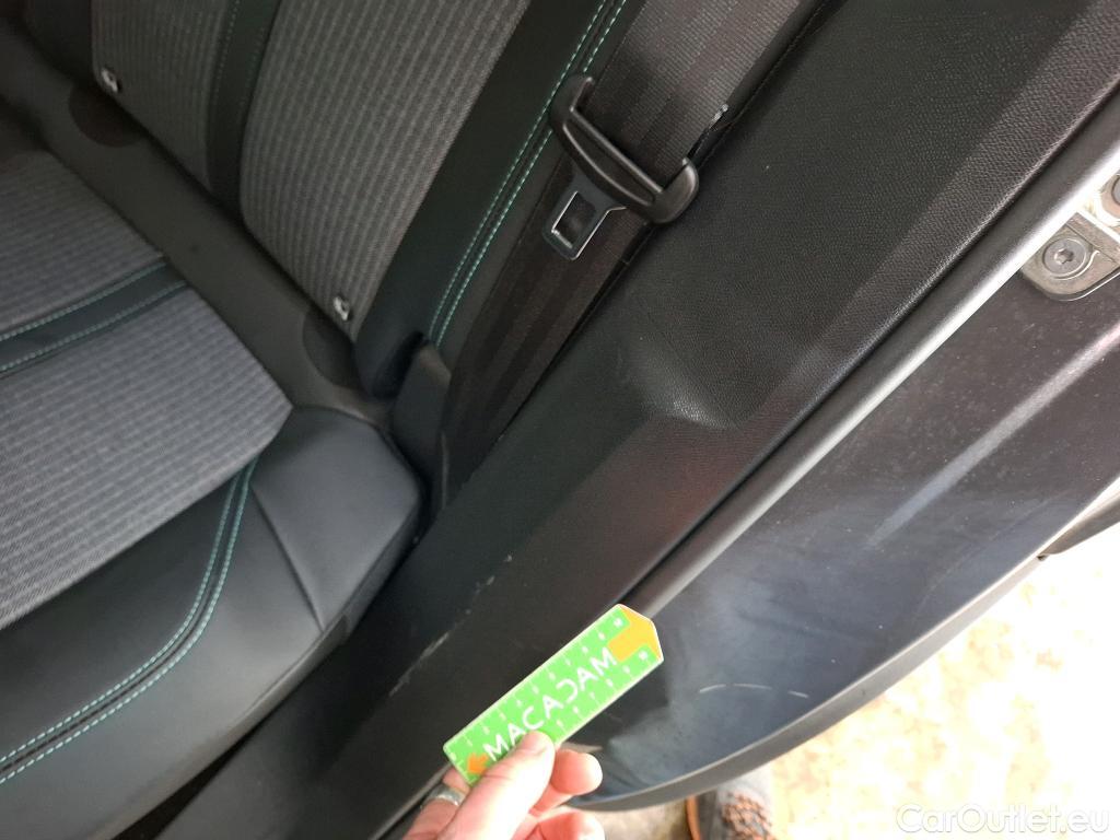  Peugeot  3008  Allure Pack 1.2 PureTech 130CV BVA8 E6d #18