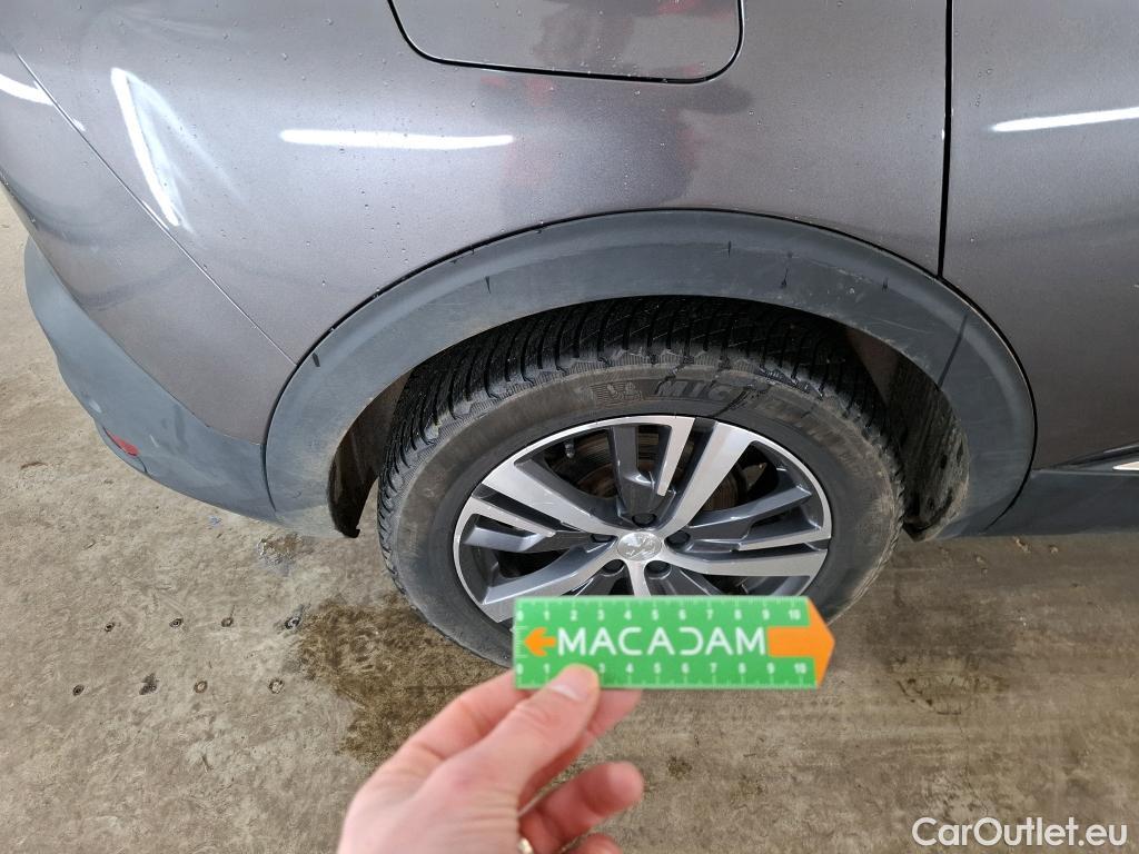  Peugeot  5008  Allure Pack 1.5 HDi 130CV BVM6 7 Sieges E6d #64