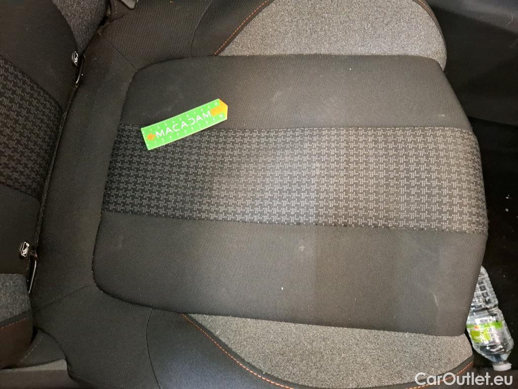  Peugeot  3008  Active Pack 1.5 HDi 130CV BVA8 E6d #32