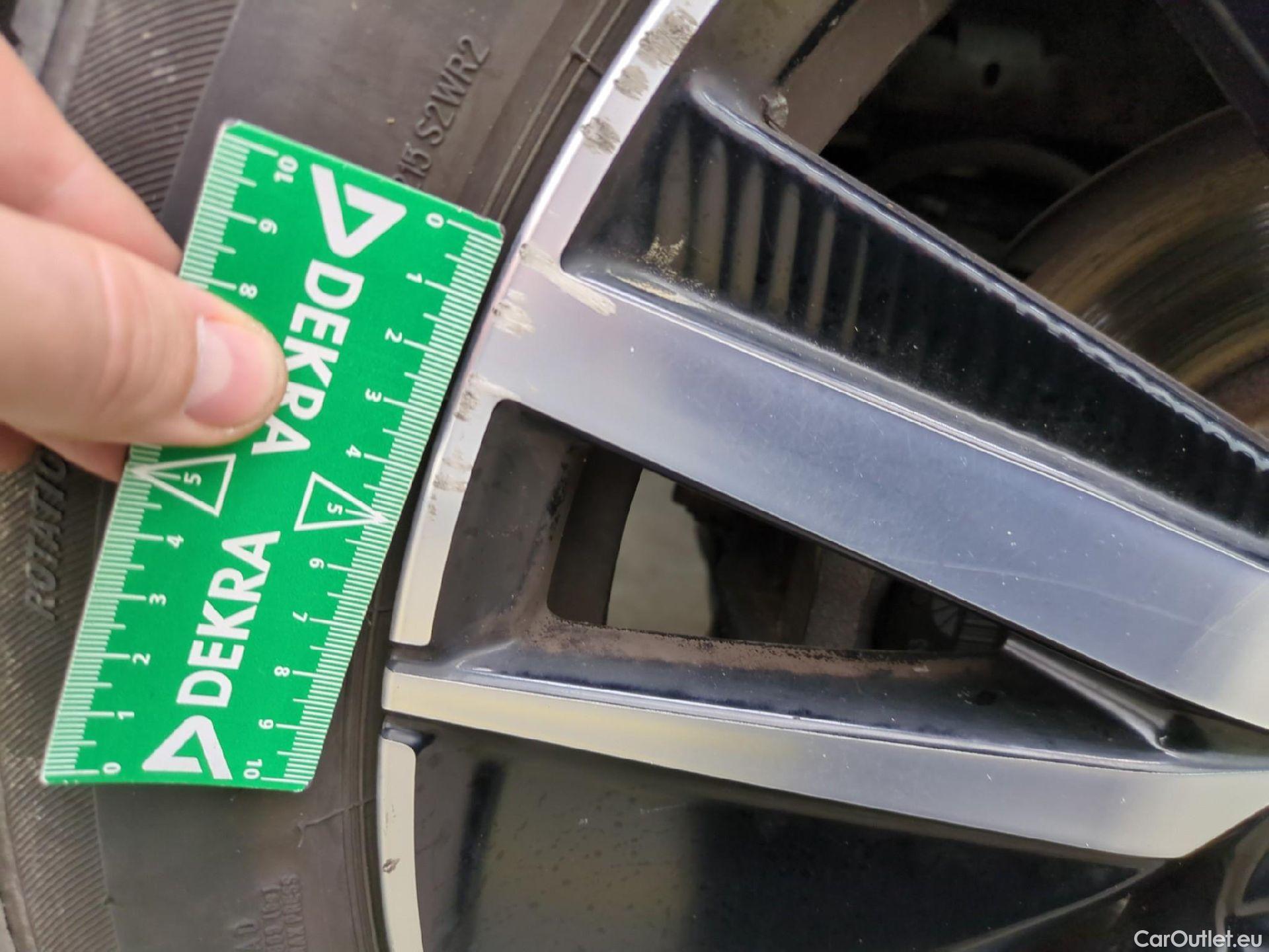  Peugeot  5008 PEUGEOT  / 2020 / 5P / SUV BlueHDi 130 S&S EAT8 GT Pack #39