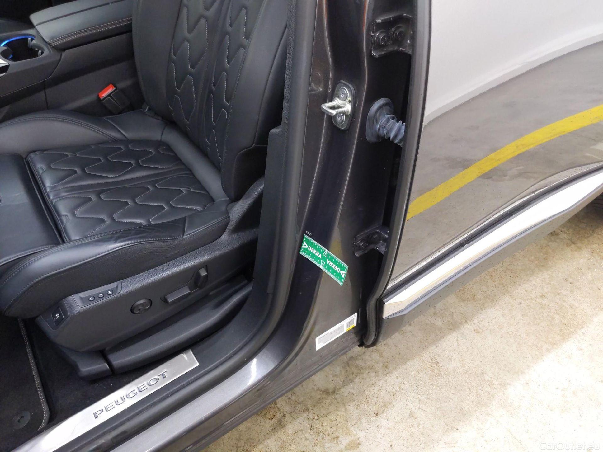  Peugeot  5008 PEUGEOT  / 2020 / 5P / SUV BlueHDi 130 S&S EAT8 GT Pack #9