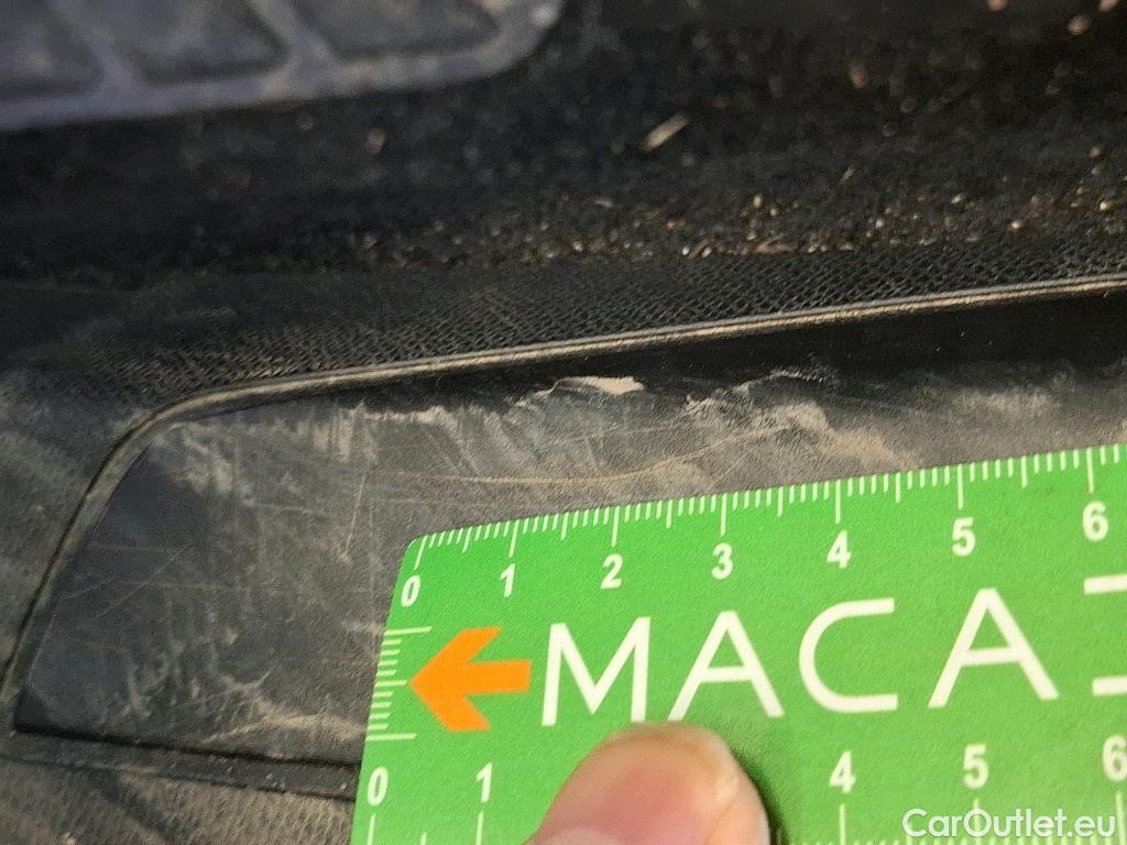  Peugeot  5008  Allure Pack 1.5 HDi 130CV BVM6 7 Sieges E6d #35