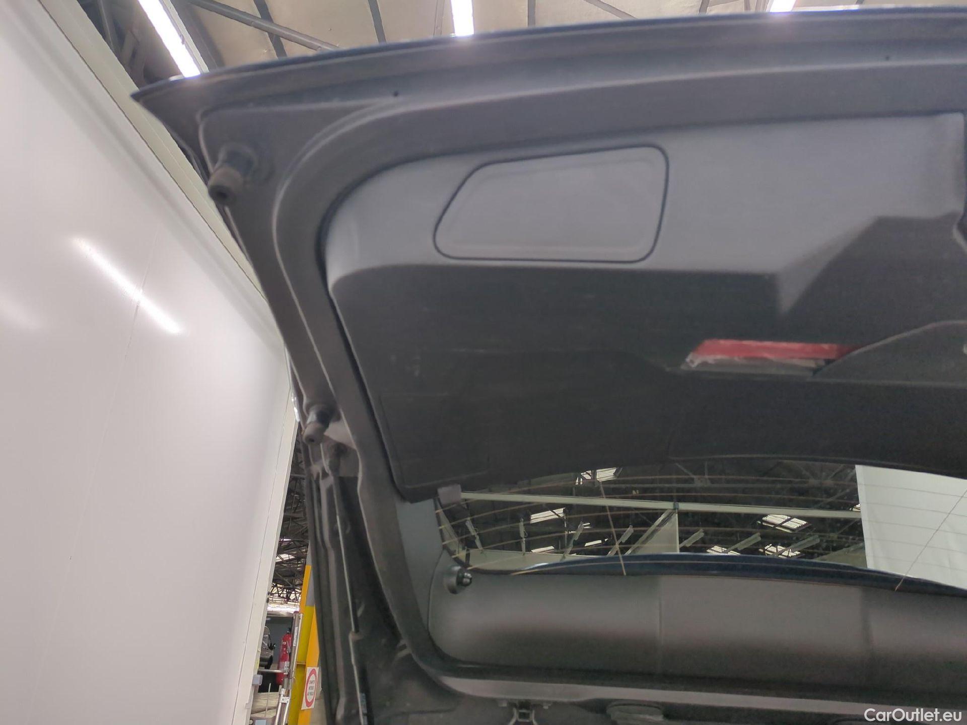  Peugeot  3008  Allure 1.5 HDi 130CV BVA8 E6d #40