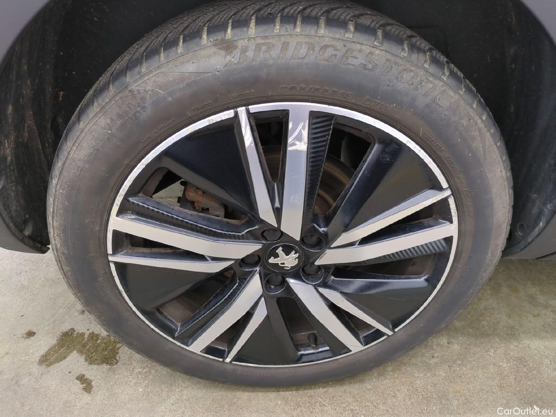  Peugeot  5008 PEUGEOT  / 2020 / 5P / SUV BlueHDi 130 S&S EAT8 GT Pack #26