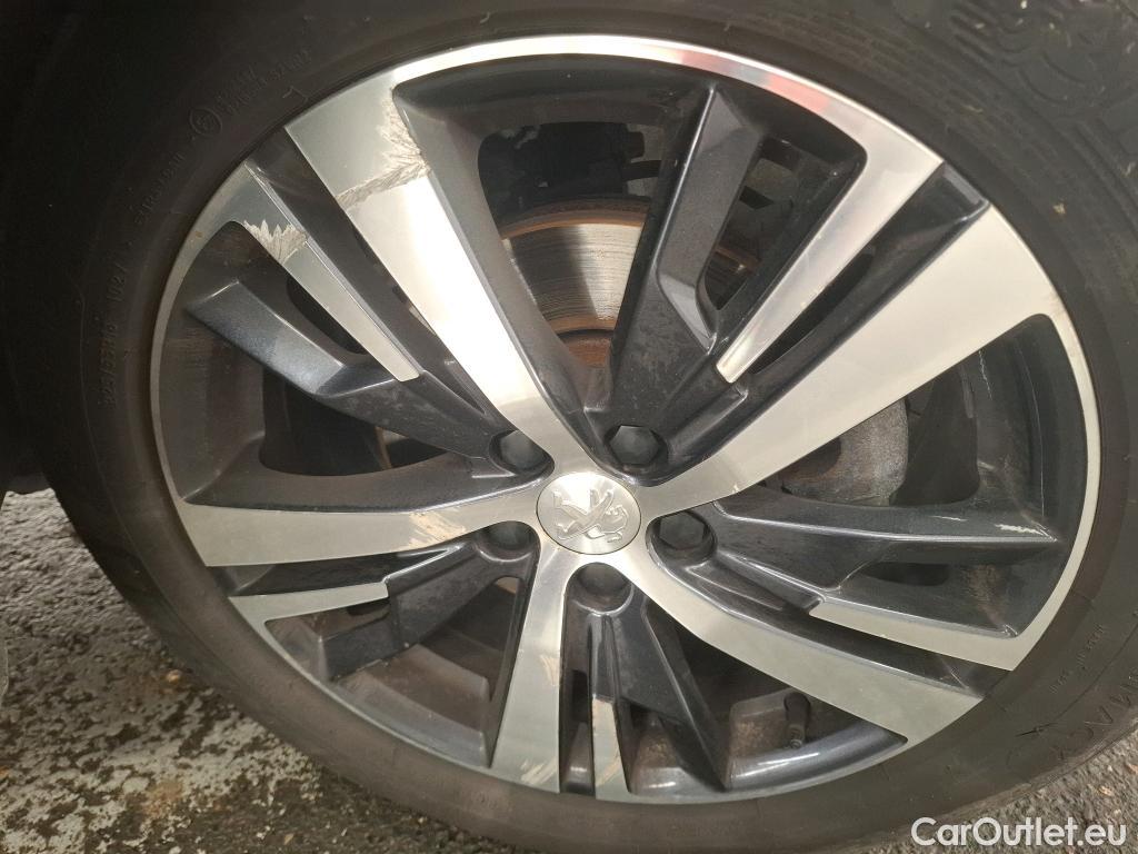  Peugeot  5008  Allure Business 1.5 HDi 130CV BVA8 E6d #2