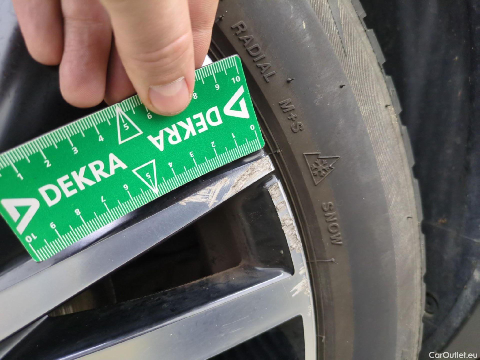  Peugeot  5008 PEUGEOT  / 2020 / 5P / SUV BlueHDi 130 S&S EAT8 GT Pack #37