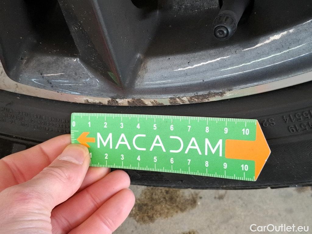  Peugeot  5008  Allure Pack 1.5 HDi 130CV BVM6 7 Sieges E6d #21