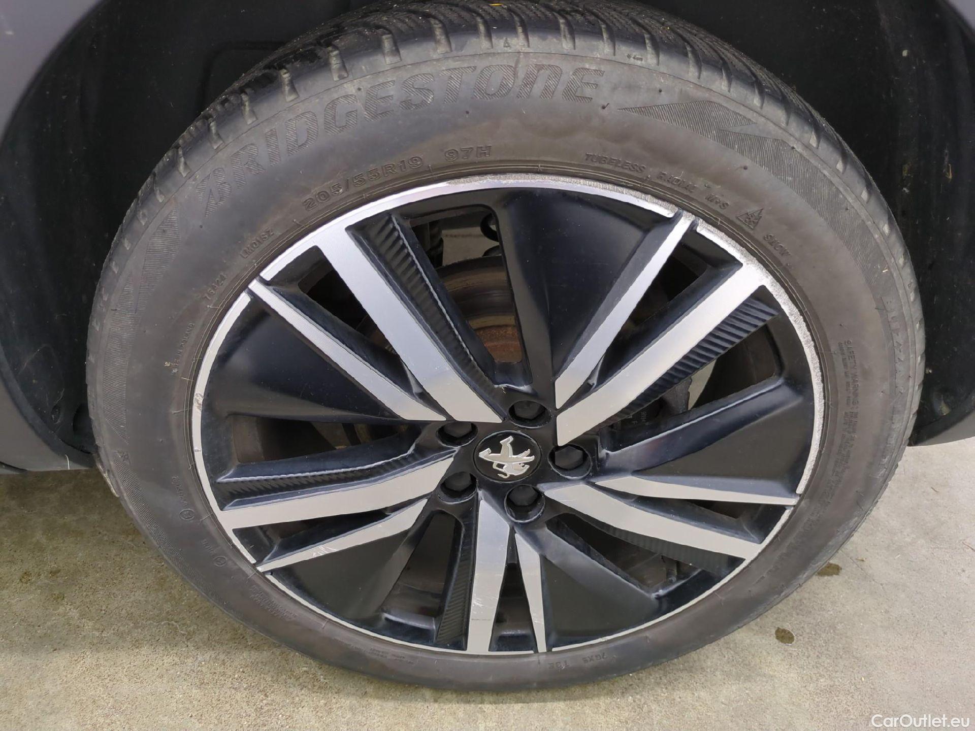  Peugeot  5008 PEUGEOT  / 2020 / 5P / SUV BlueHDi 130 S&S EAT8 GT Pack #17