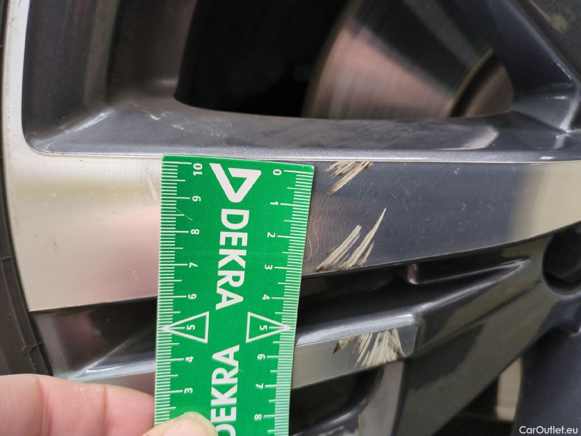  Peugeot  3008  Allure 1.5 HDi 130CV BVA8 E6d #24