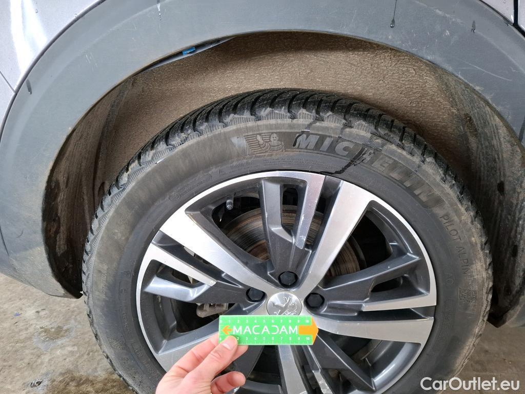  Peugeot  5008  Allure Pack 1.5 HDi 130CV BVM6 7 Sieges E6d #69