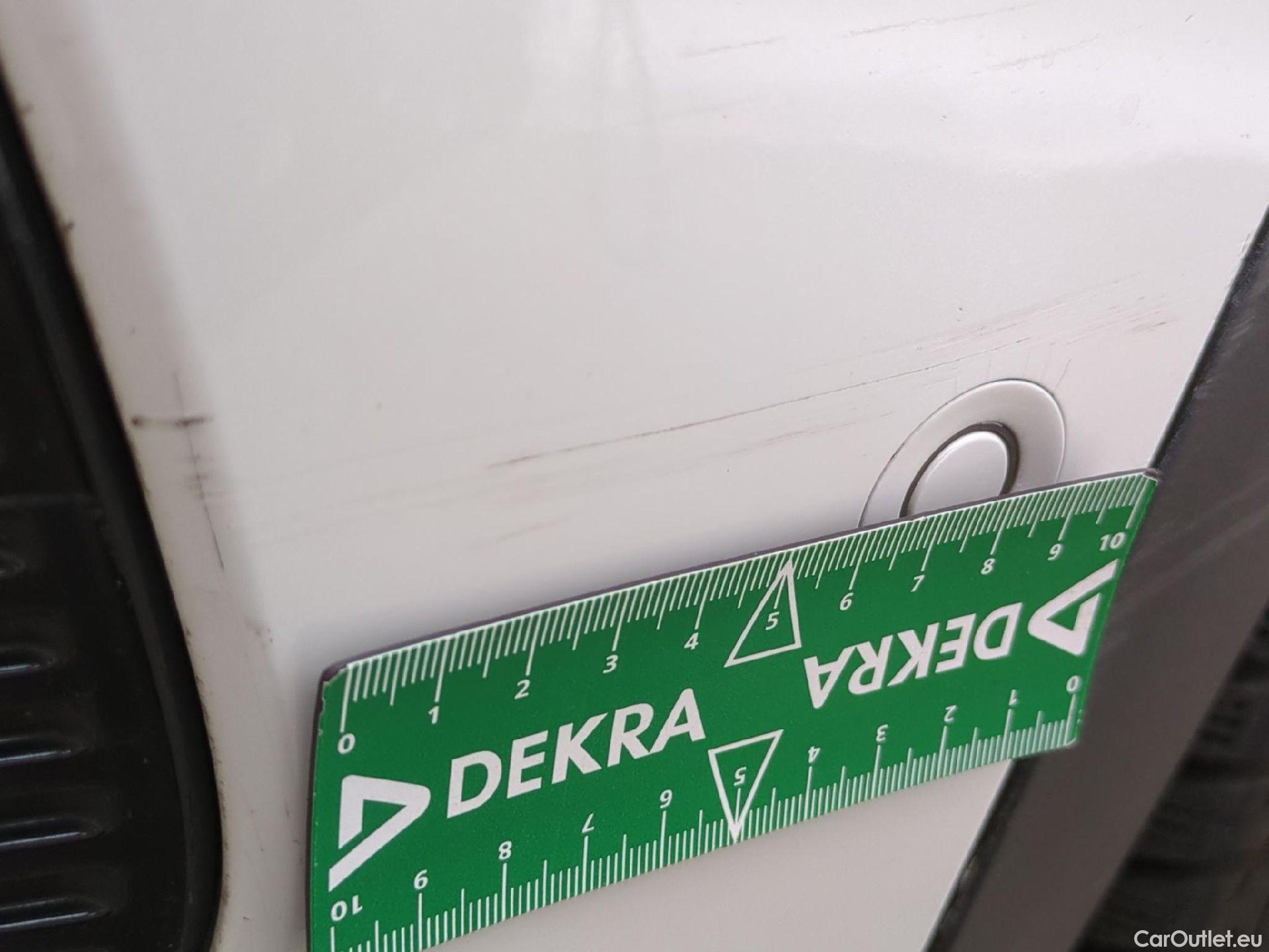  Peugeot  5008 PEUGEOT  / 2020 / 5P / SUV BlueHDi 130 S&S EAT8 GT Pack #48