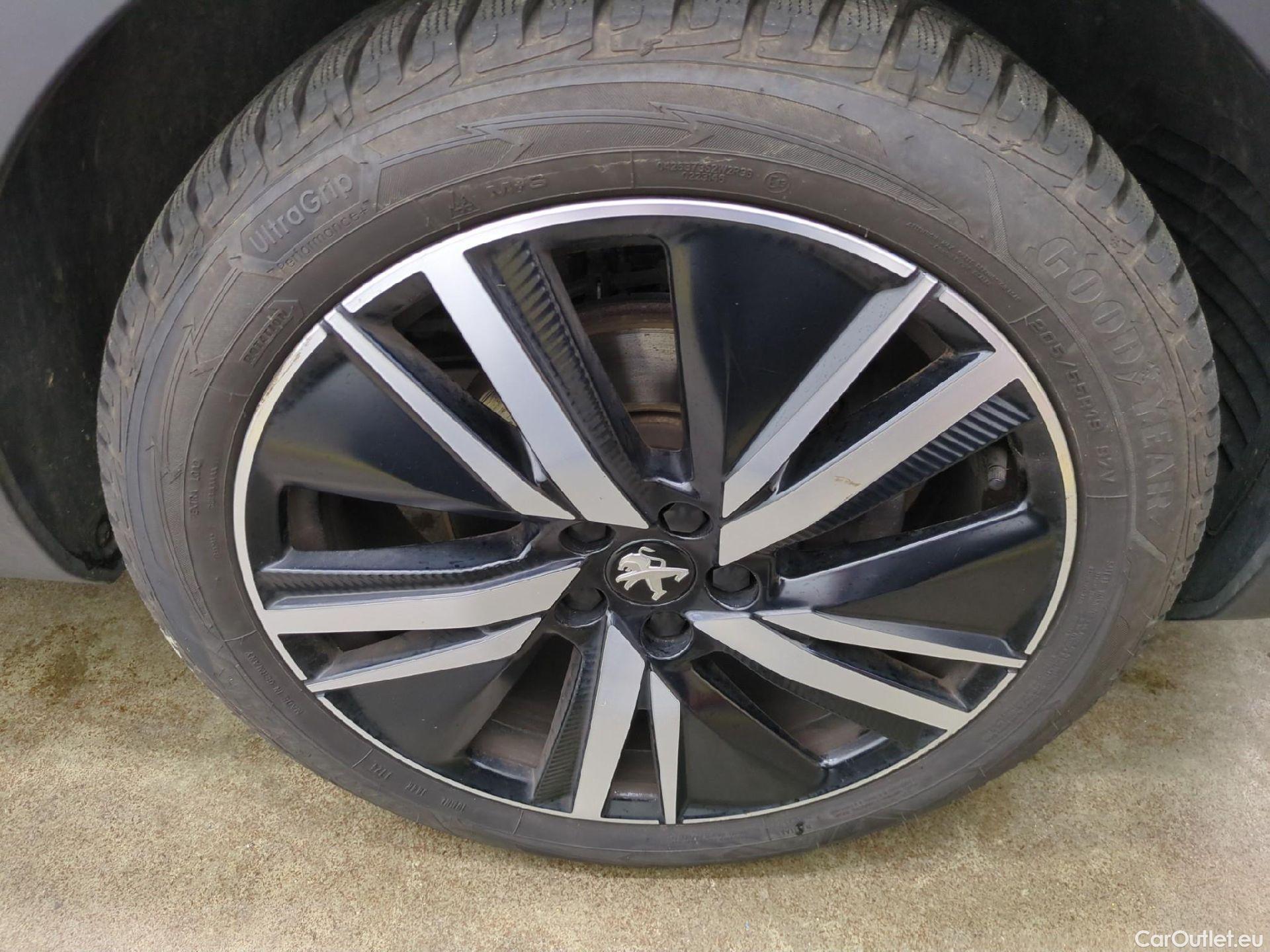  Peugeot  5008 PEUGEOT  / 2020 / 5P / SUV BlueHDi 130 S&S EAT8 GT Pack #9