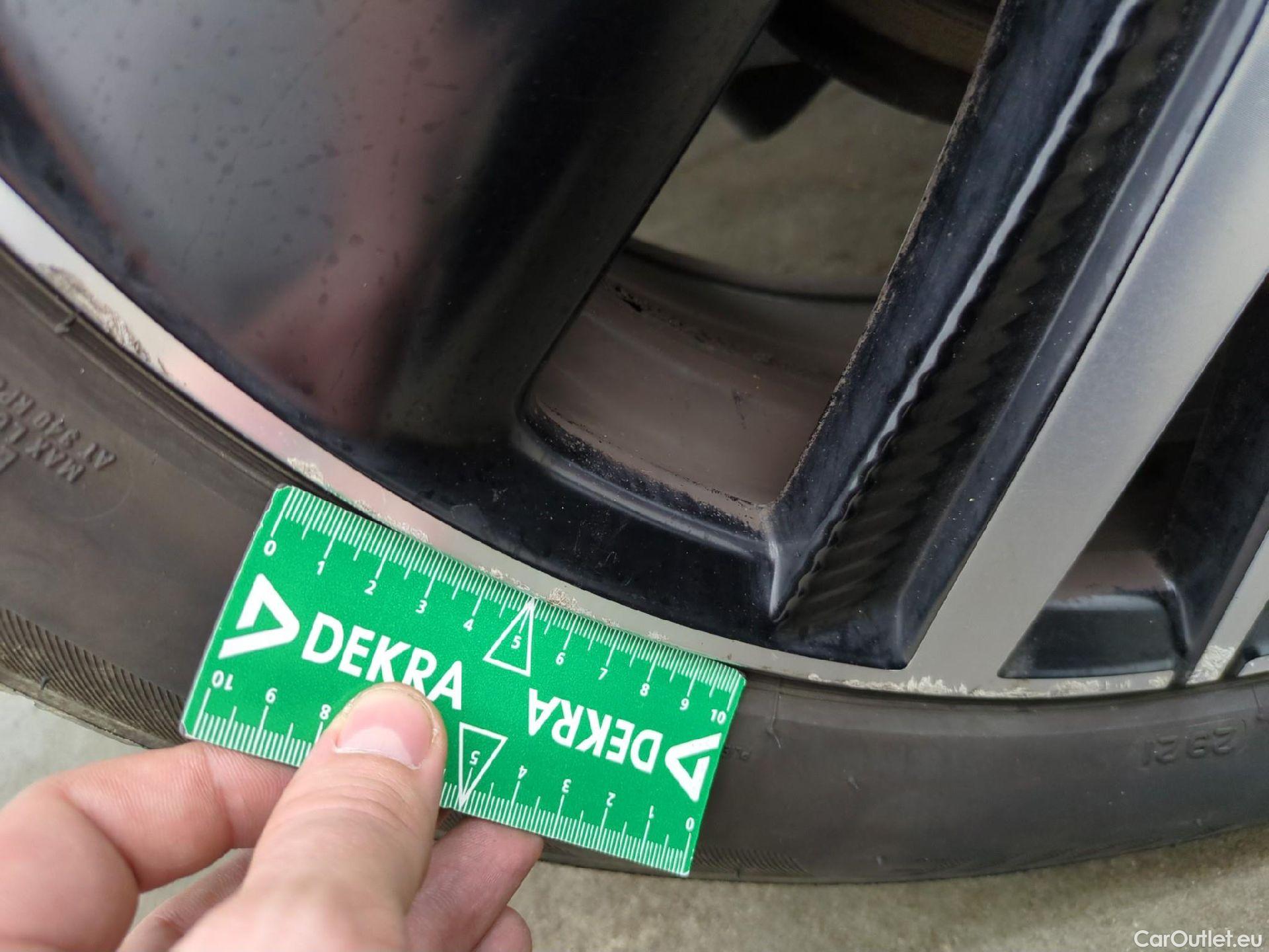  Peugeot  5008 PEUGEOT  / 2020 / 5P / SUV BlueHDi 130 S&S EAT8 GT Pack #33