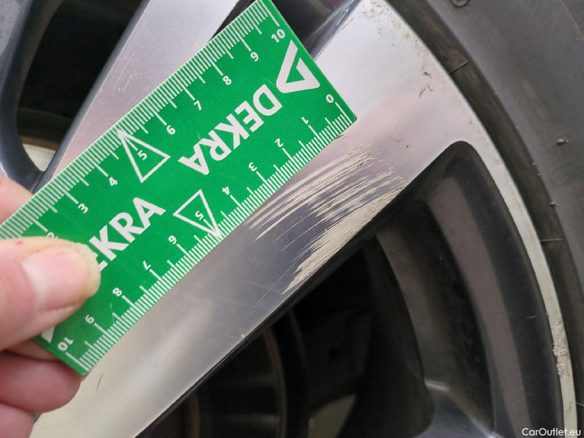  Peugeot  3008  Allure 1.5 HDi 130CV BVA8 E6d #17