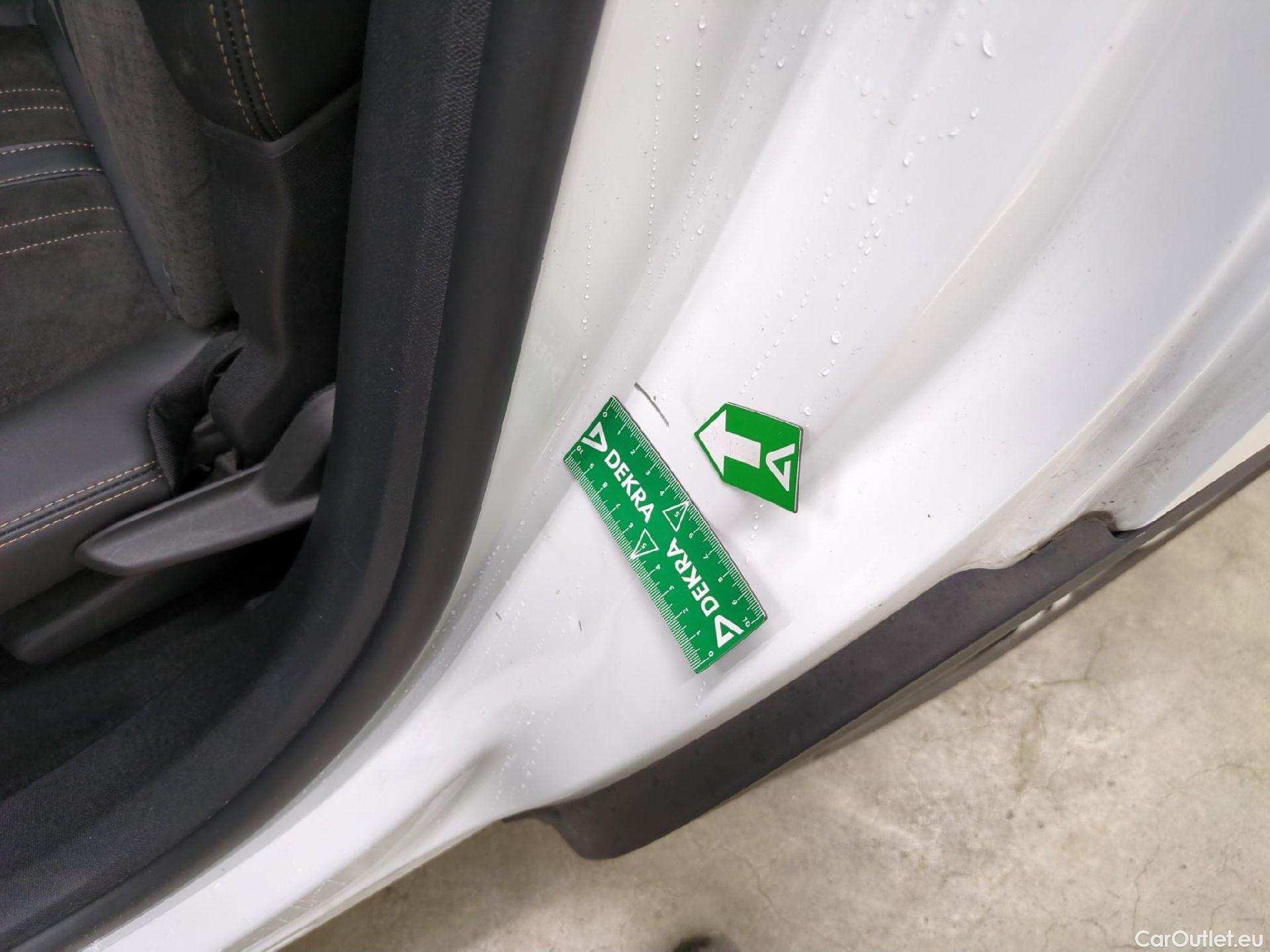  Peugeot  5008 PEUGEOT  / 2020 / 5P / SUV BlueHDi 130 S&S EAT8 GT Pack #6