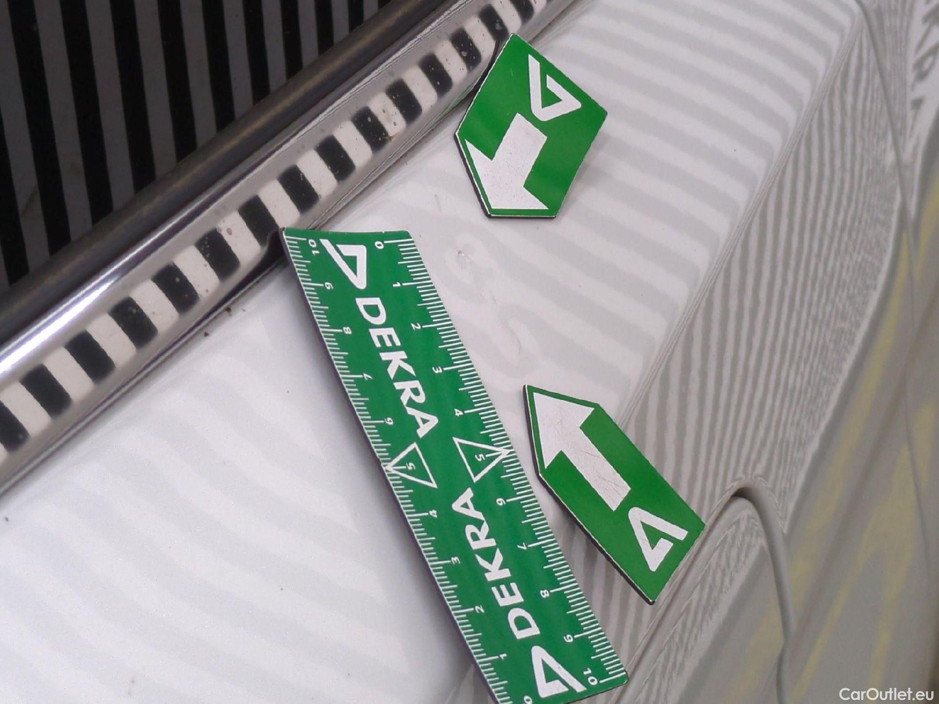  Peugeot  5008 PEUGEOT  / 2020 / 5P / SUV BlueHDi 130 S&S EAT8 GT Pack #40