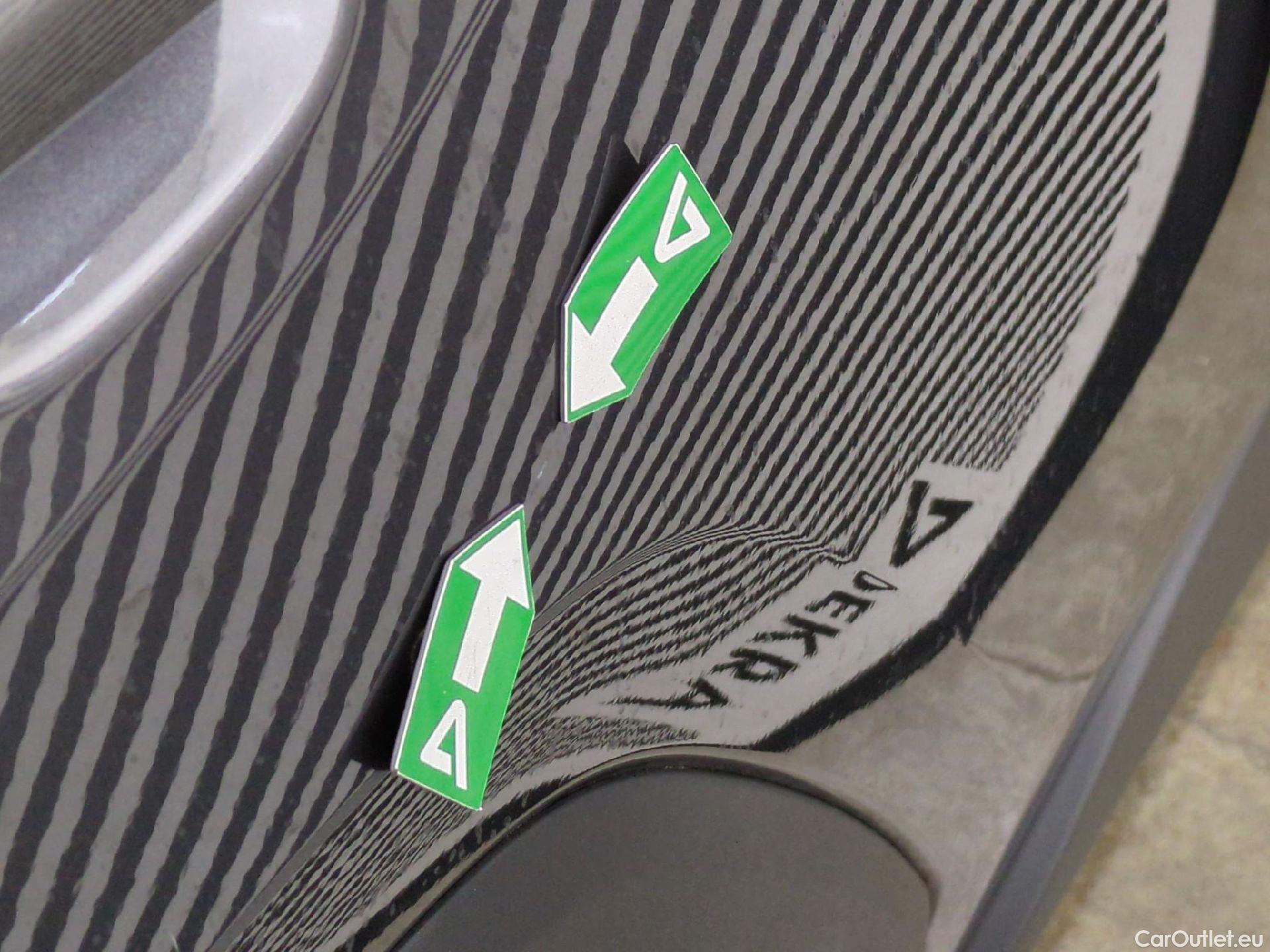  Toyota  RAV4 TOYOTA  Hybride / 2018 / 5P / SUV Hybride 2WD 218ch Dynamic #22