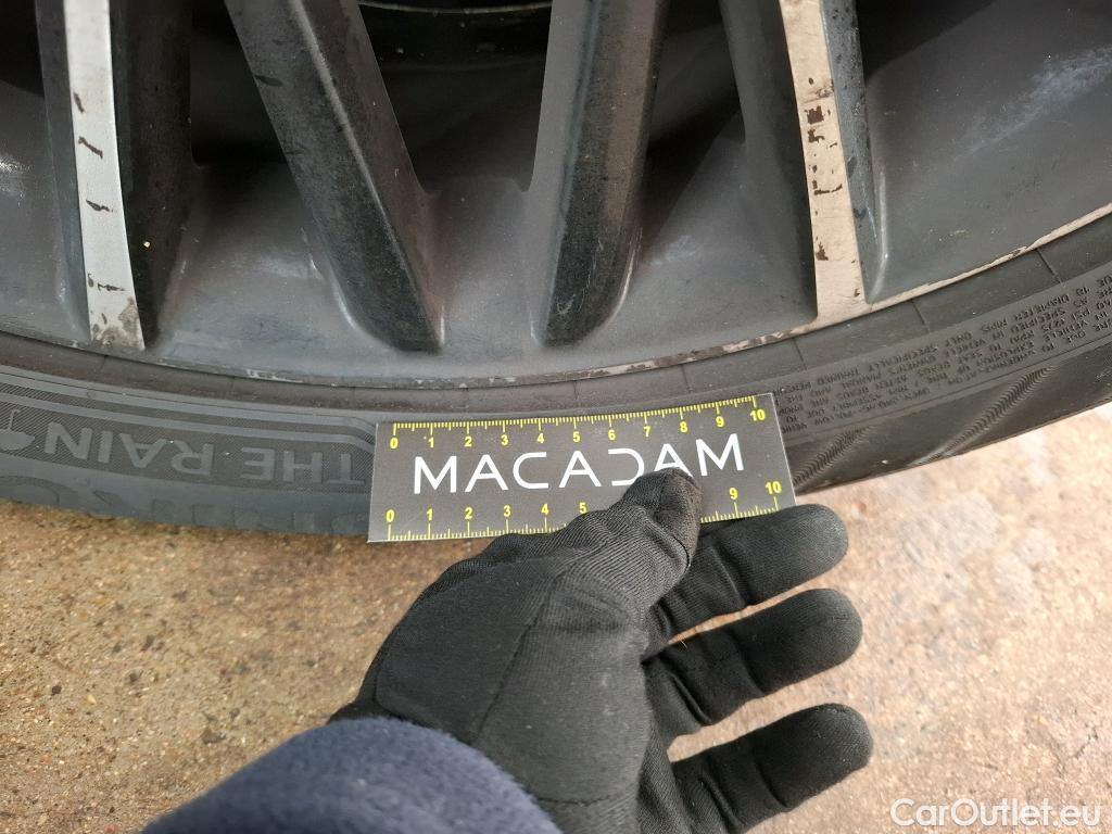  Toyota  C-HR TOYOTA  / 2016 / 5P / SUV 2.0 HYBRIDE 184 DISTINCTIVE #10