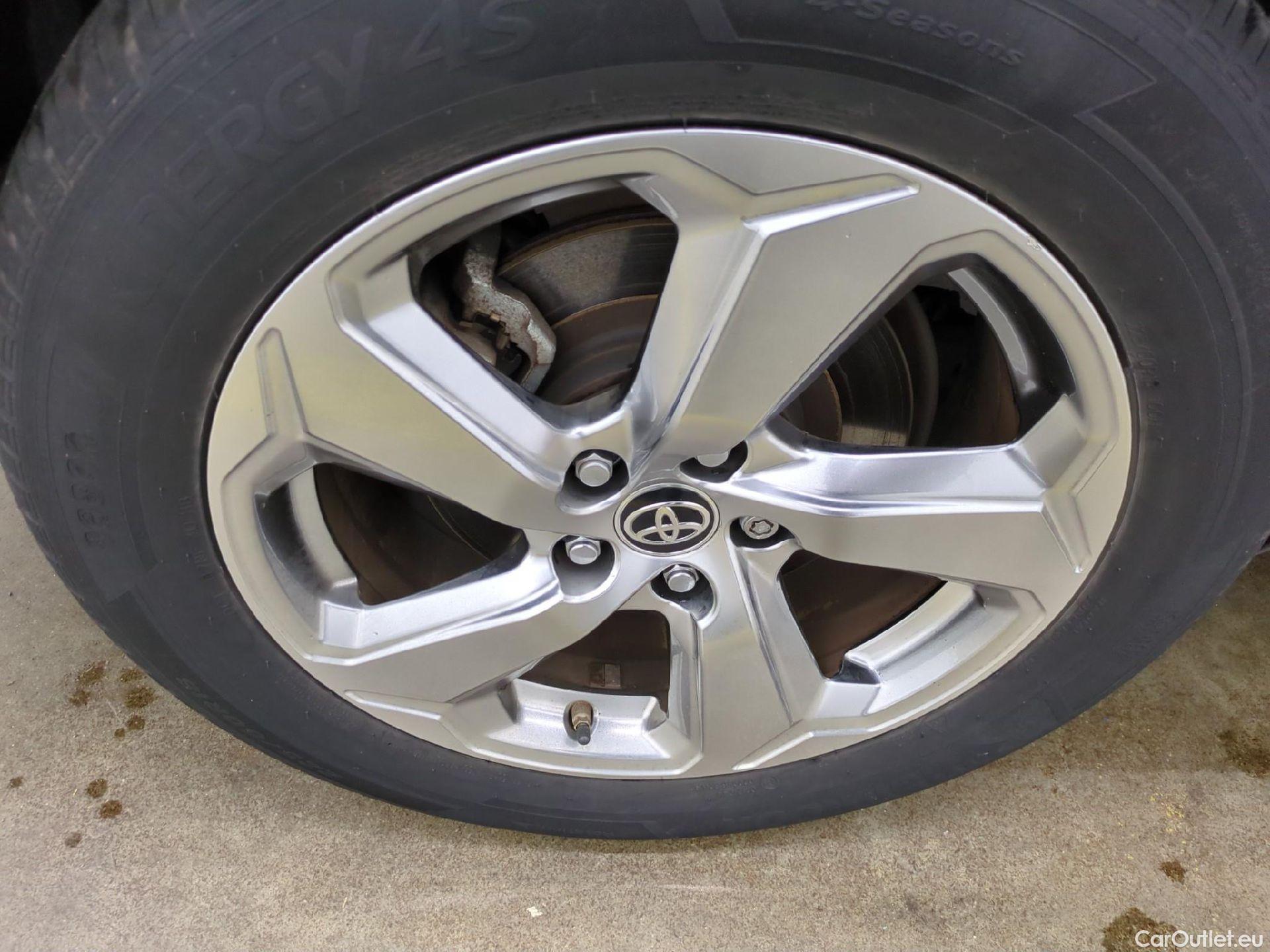  Toyota  RAV4 TOYOTA  Hybride / 2018 / 5P / SUV Hybride 2WD 218ch Dynamic #13