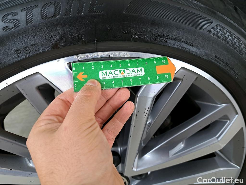  Volkswagen  T-ROC VOLKSWAGEN  / 2017 / 5P / SUV 1.5 TSI 150 EVO CARAT EXCLUSIVE DSG7 #26