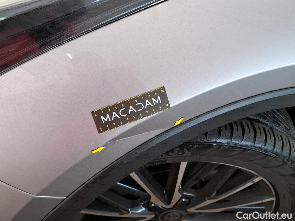  Toyota  C-HR TOYOTA  / 2016 / 5P / SUV 2.0 HYBRIDE 184 DISTINCTIVE #2