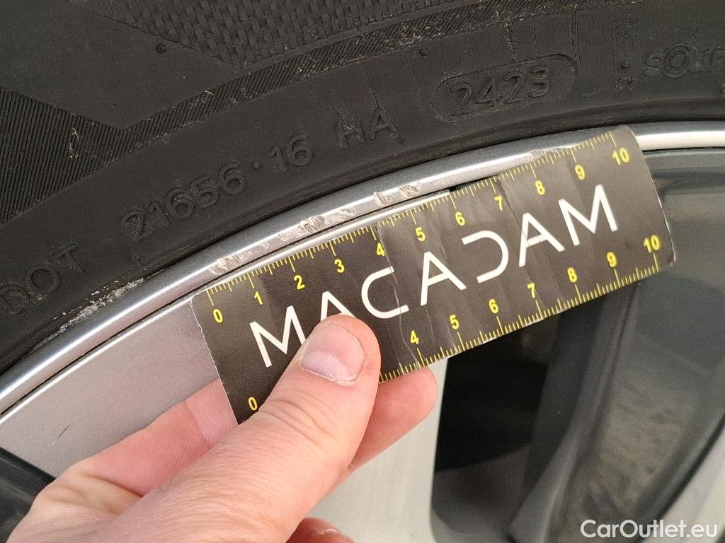  Tesla  Model Y TESLA  / 2021 / 5P / SUV RWD #10