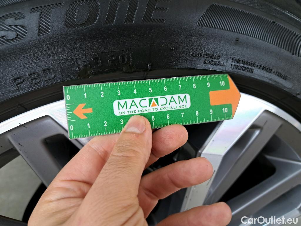  Volkswagen  T-ROC VOLKSWAGEN  / 2017 / 5P / SUV 1.5 TSI 150 EVO CARAT EXCLUSIVE DSG7 #19