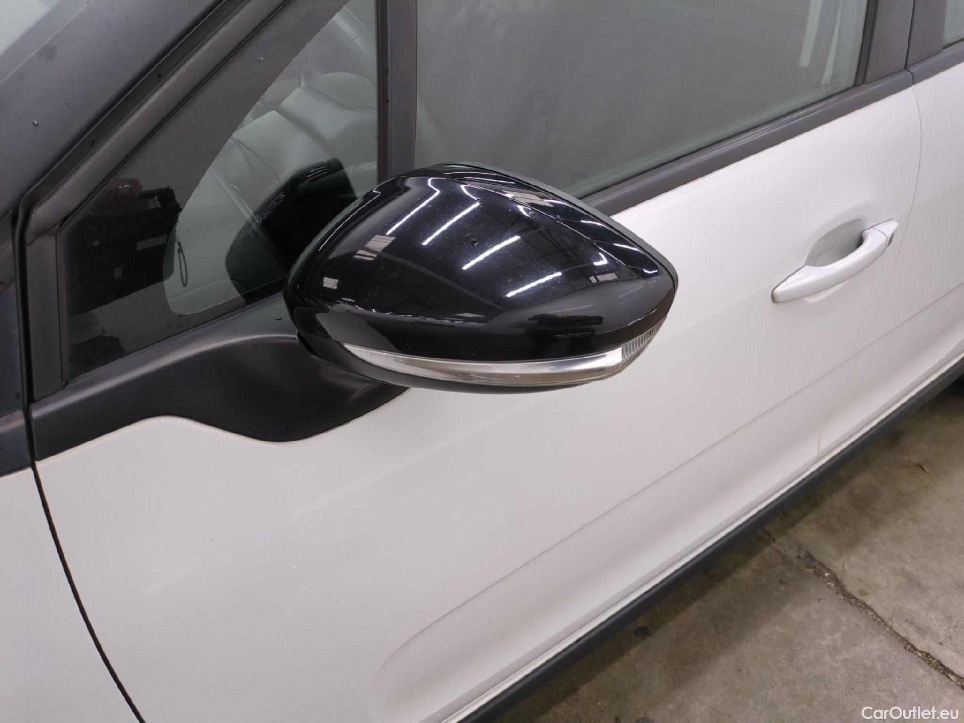  Citroen  C3  Société Feel 1.5 BlueHDI 100CV BVM6 E6dT #1