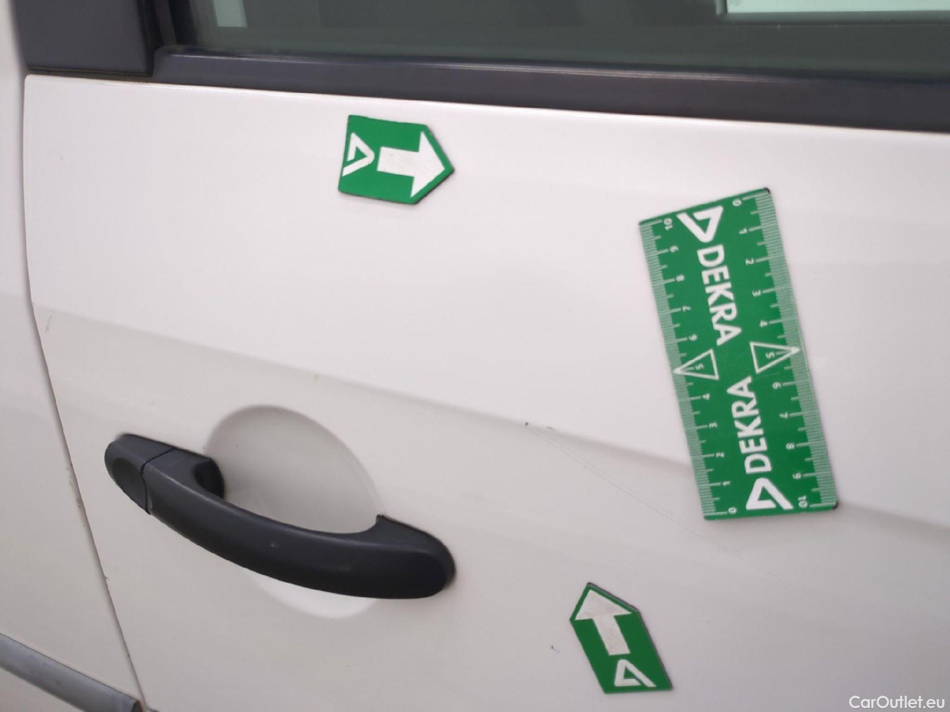  Volkswagen  Caddy VOLKSWAGEN  Maxi Van VU 4p Fourgonnette 2.0 TDI MAXI 102 Business Line #45