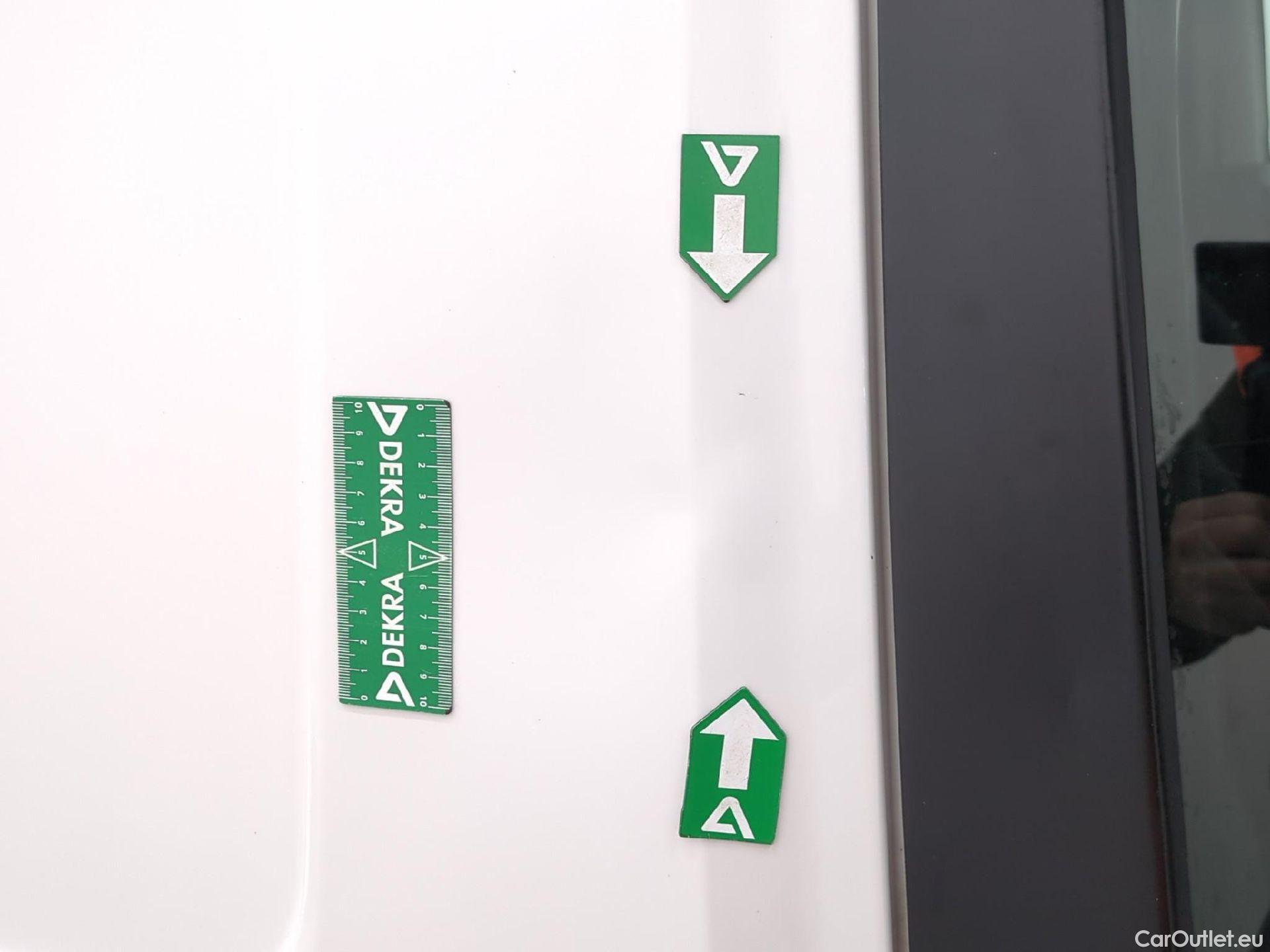  Volkswagen  Caddy VOLKSWAGEN  Maxi Van VU 4p Fourgonnette 2.0 TDI MAXI 102 Business Line #38