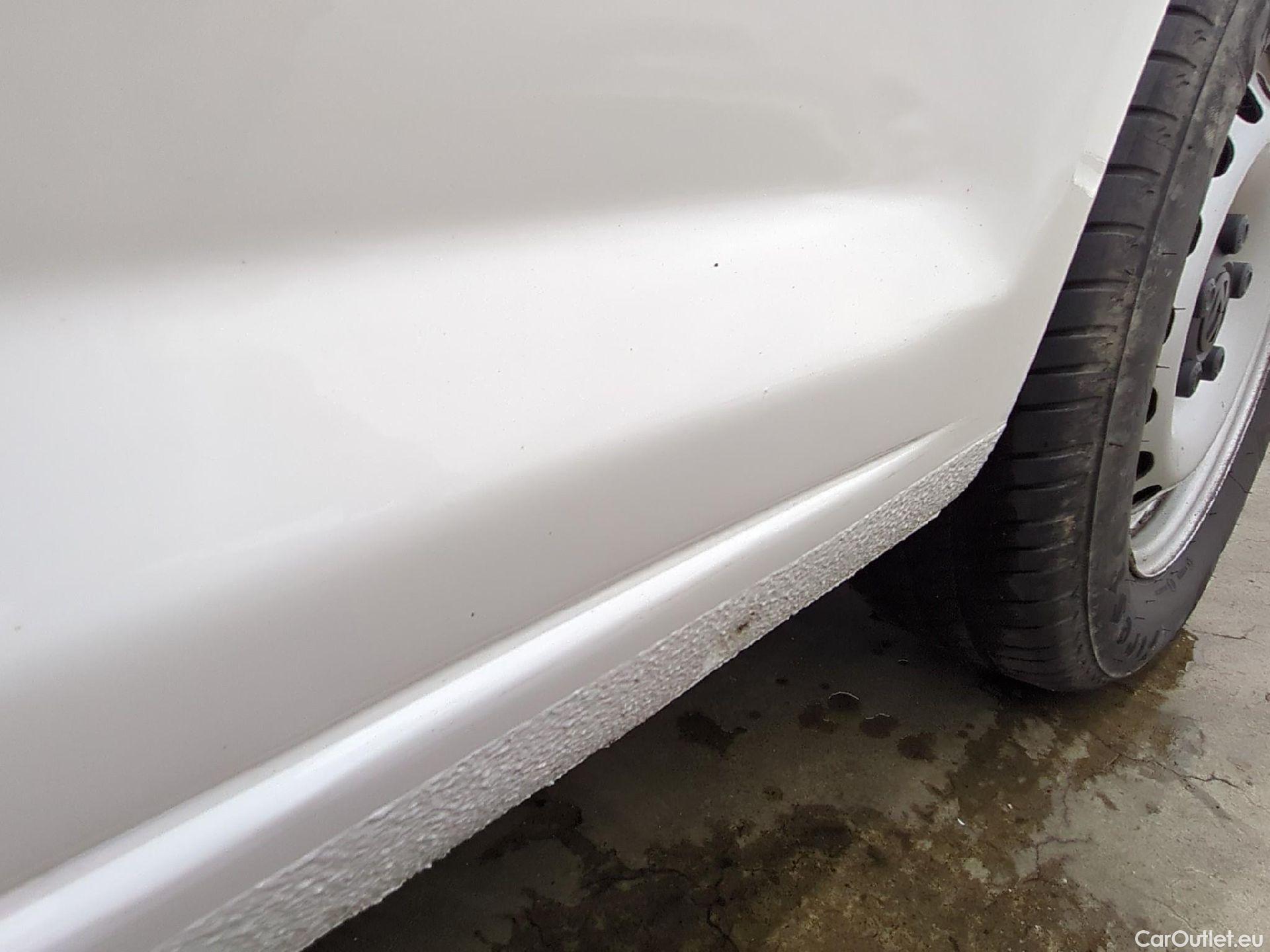  Volkswagen  Caddy VOLKSWAGEN  Maxi Van VU 4p Fourgonnette 2.0 TDI MAXI 102 Business Line #16