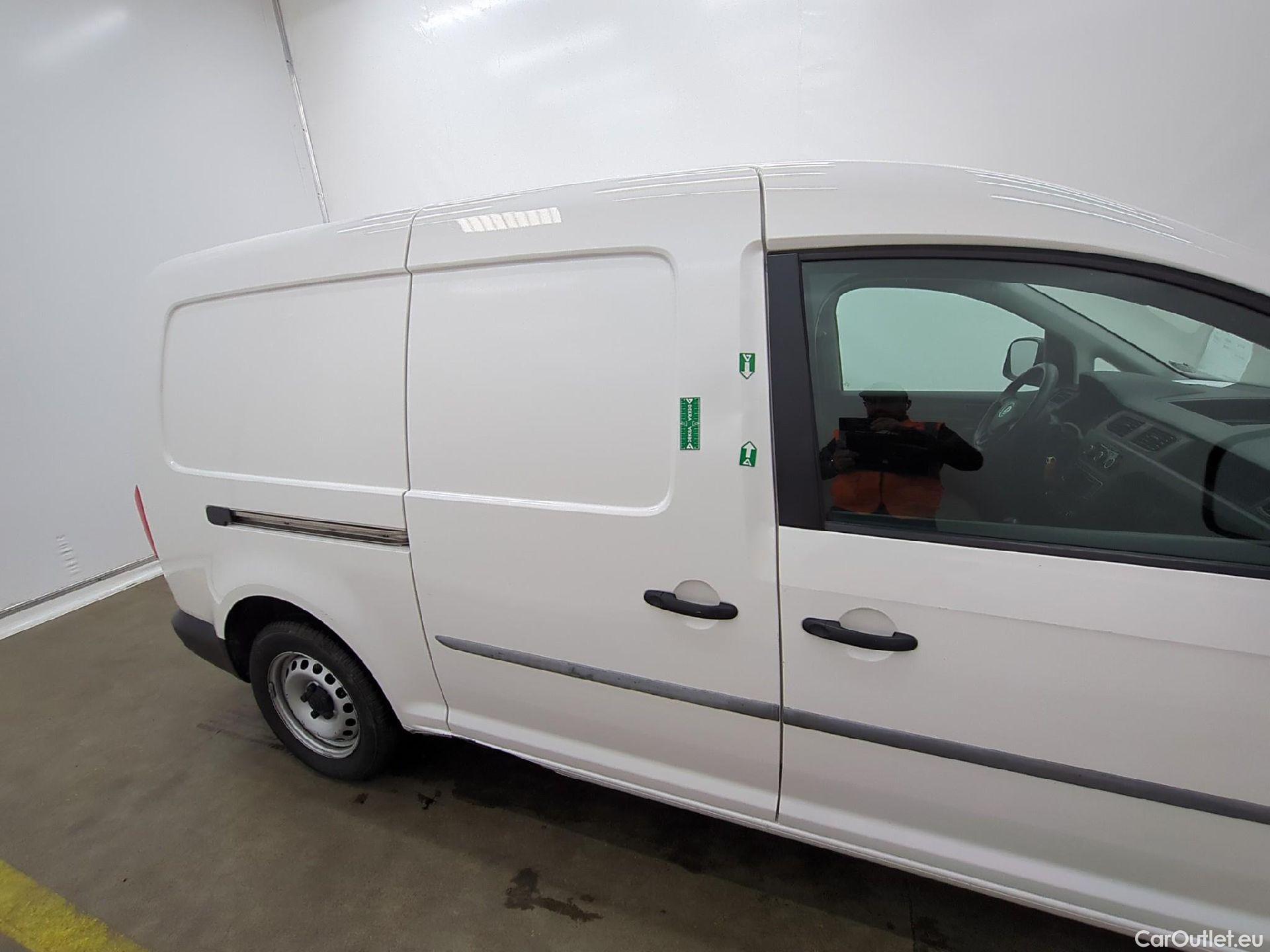  Volkswagen  Caddy VOLKSWAGEN  Maxi Van VU 4p Fourgonnette 2.0 TDI MAXI 102 Business Line #37