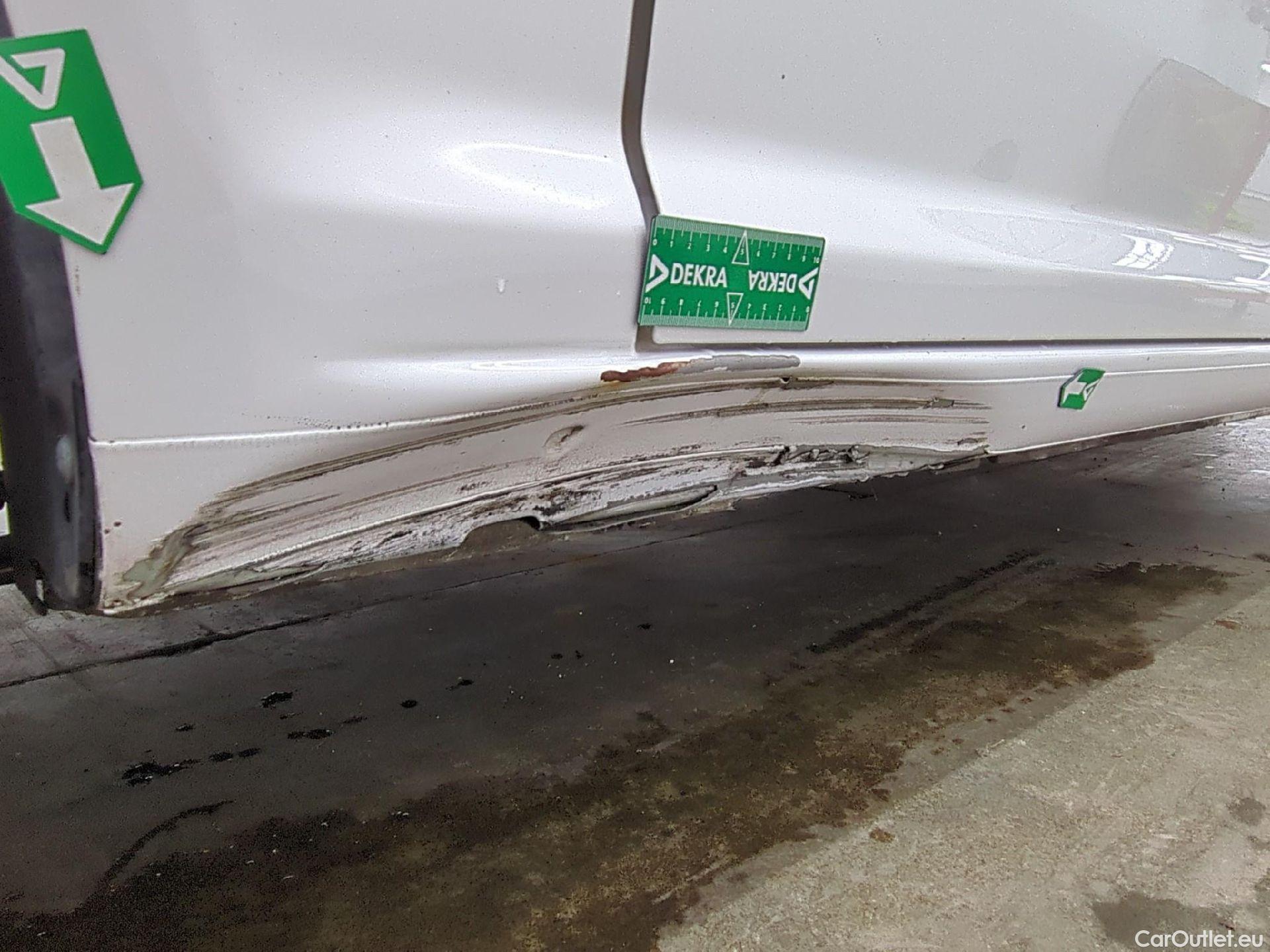  Volkswagen  Caddy VOLKSWAGEN  Maxi Van VU 4p Fourgonnette 2.0 TDI MAXI 102 Business Line #36