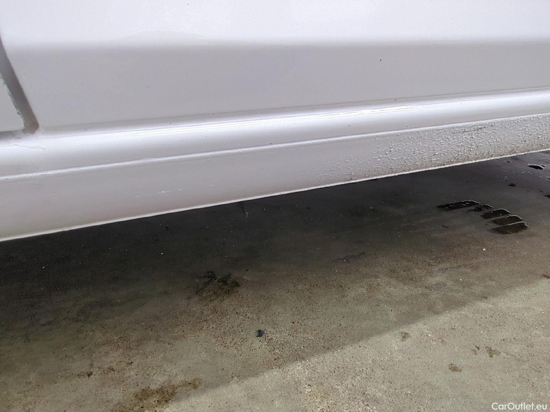  Volkswagen  Caddy VOLKSWAGEN  Maxi Van VU 4p Fourgonnette 2.0 TDI MAXI 102 Business Line #17