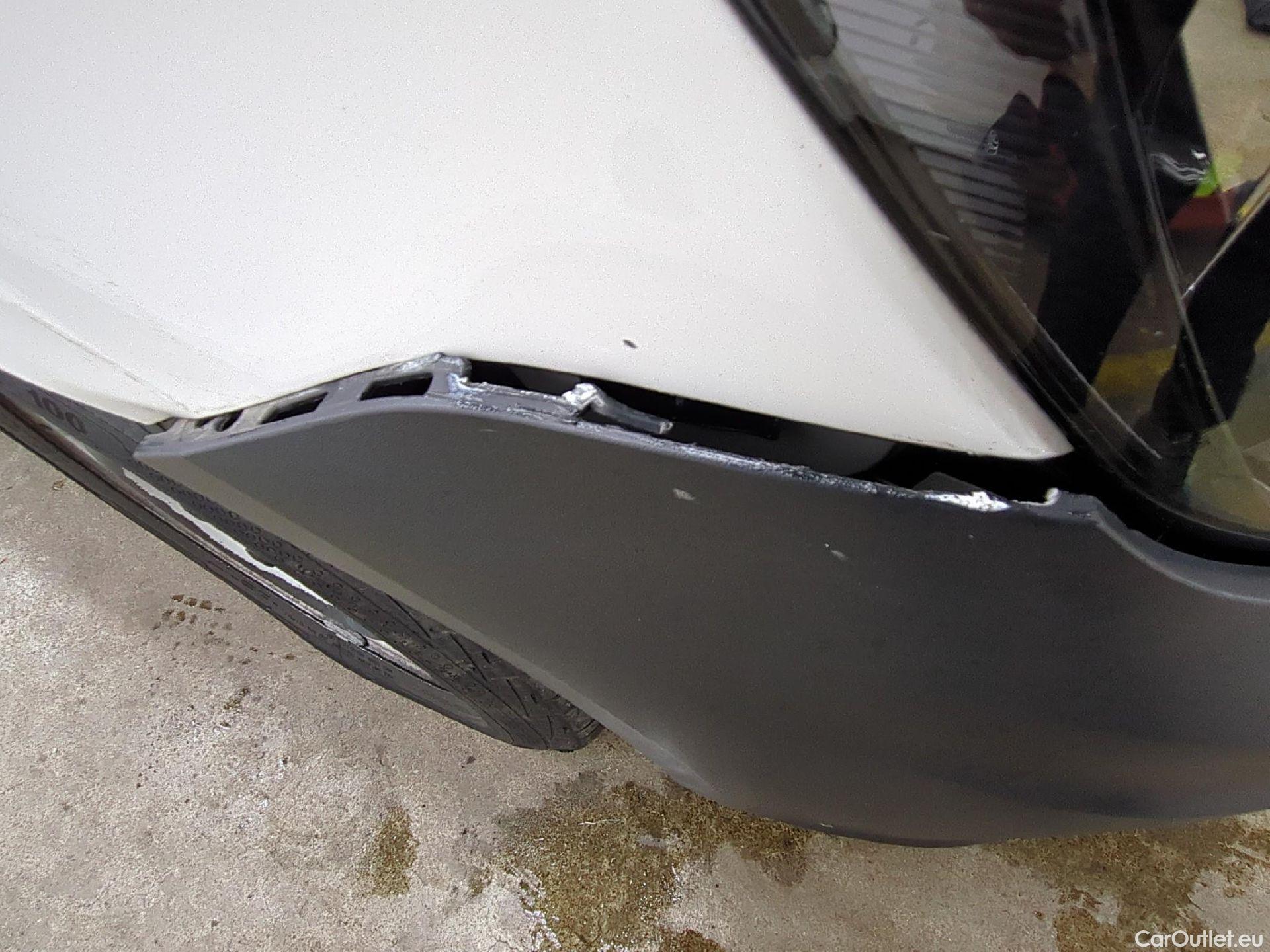  Volkswagen  Caddy VOLKSWAGEN  Maxi Van VU 4p Fourgonnette 2.0 TDI MAXI 102 Business Line #9