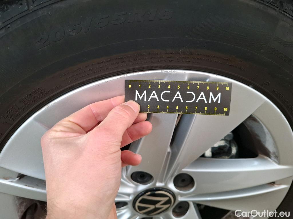  Volkswagen  Golf  VOLKSWAGEN / 2020 / 5P / Berline 2.0 TDI SCR 150 DSG7 LIFE PLUS #9