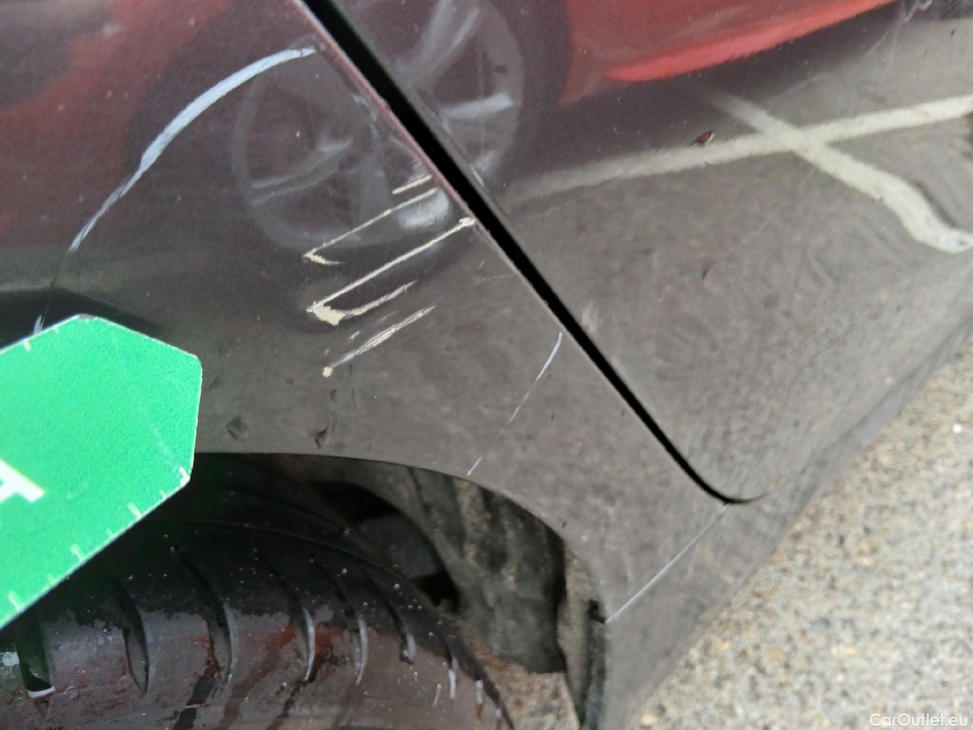  Bmw  Serie 1 BMW  / 2019 / 5P / berlina con portón 118i #25